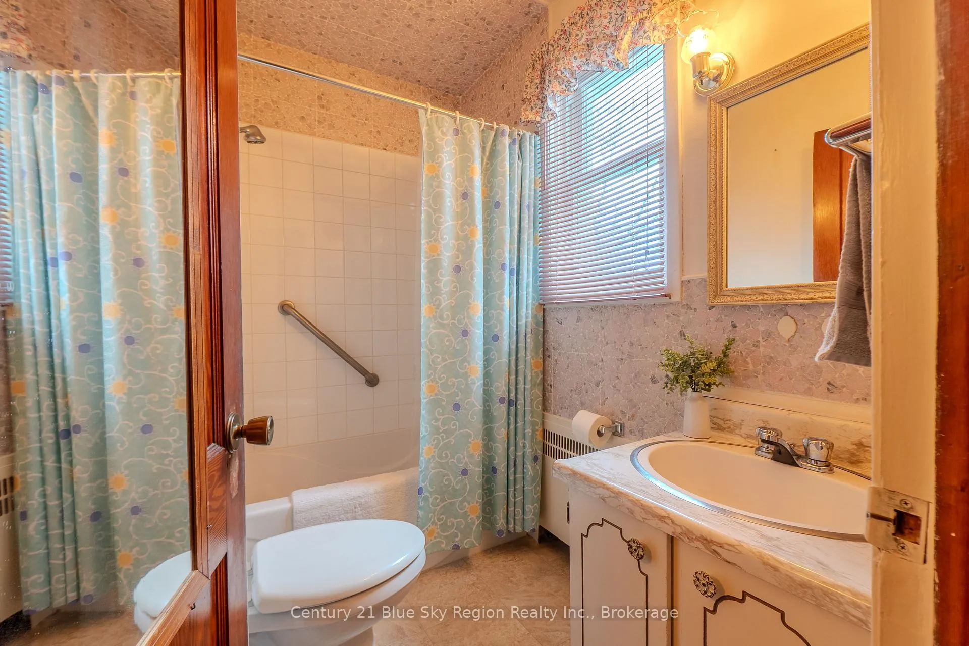 Photo 20 of 137 Second Avenue E, North Bay, Central — HOMEH