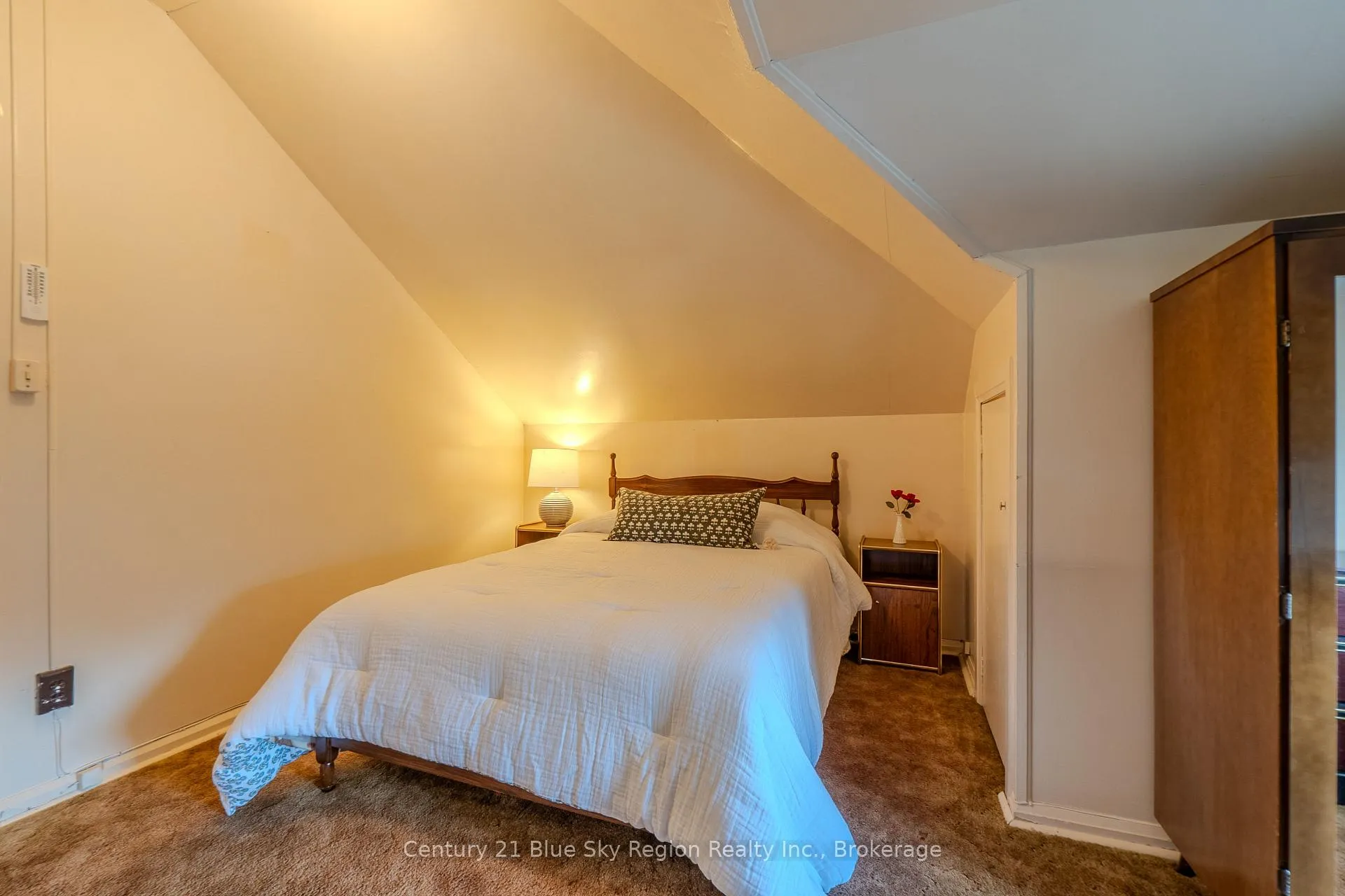 Photo 23 of 137 Second Avenue E, North Bay, Central — HOMEH