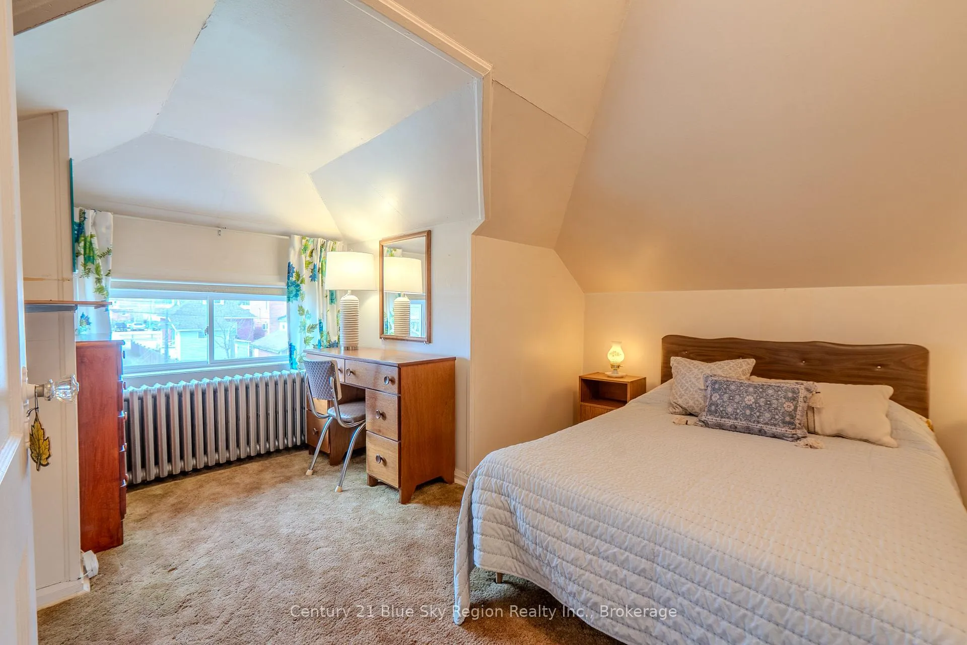 Photo 24 of 137 Second Avenue E, North Bay, Central — HOMEH