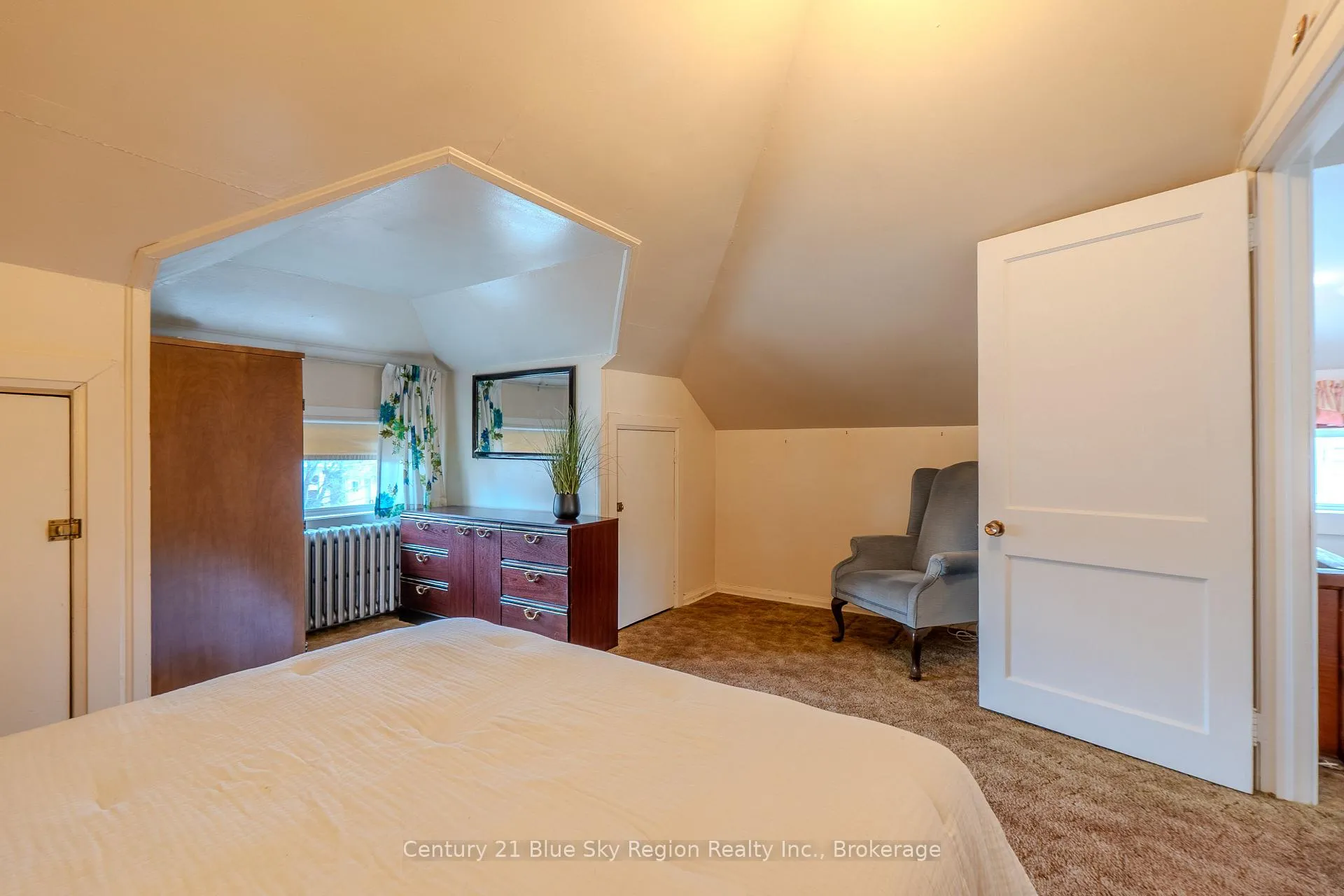 Photo 26 of 137 Second Avenue E, North Bay, Central — HOMEH