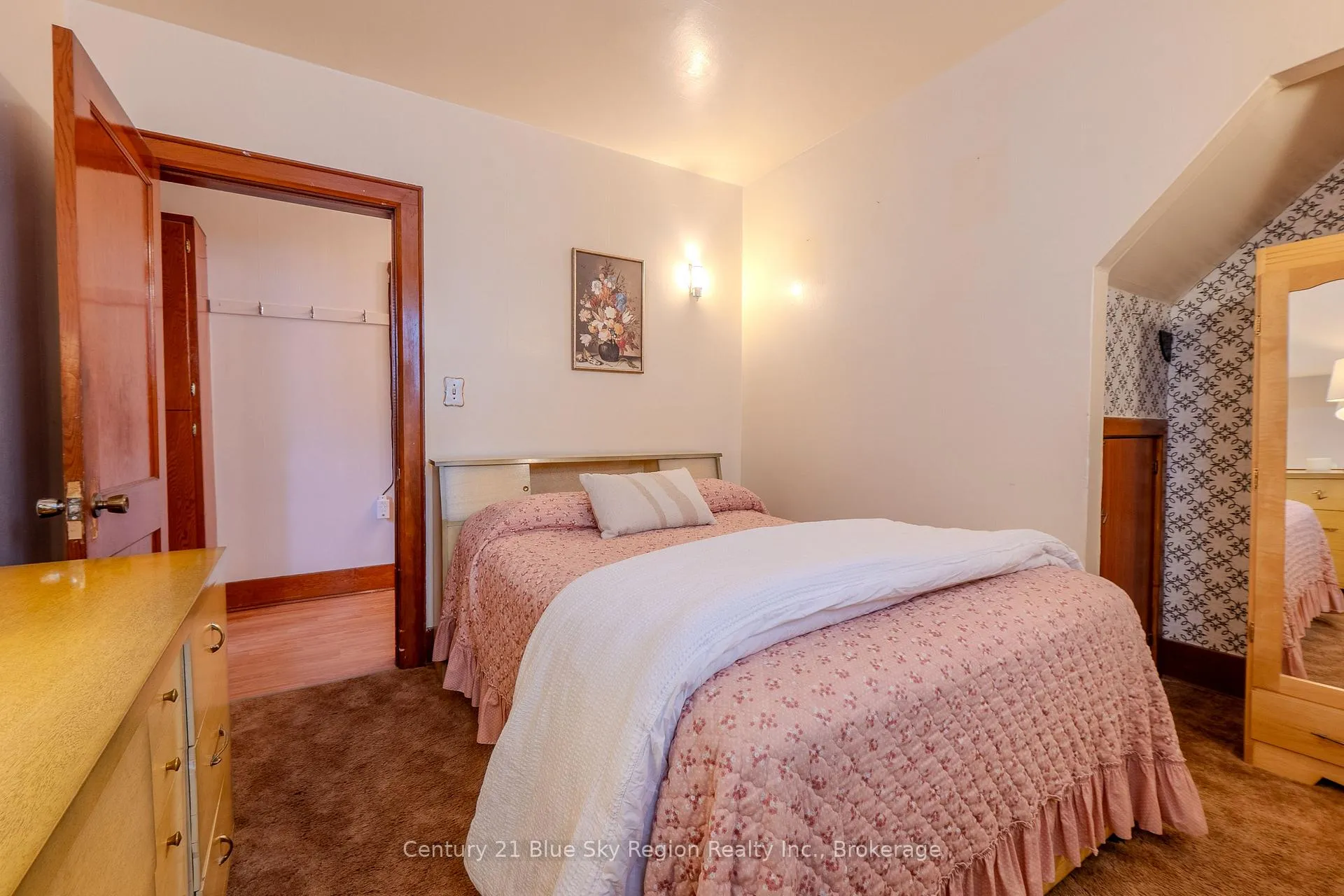 Photo 27 of 137 Second Avenue E, North Bay, Central — HOMEH