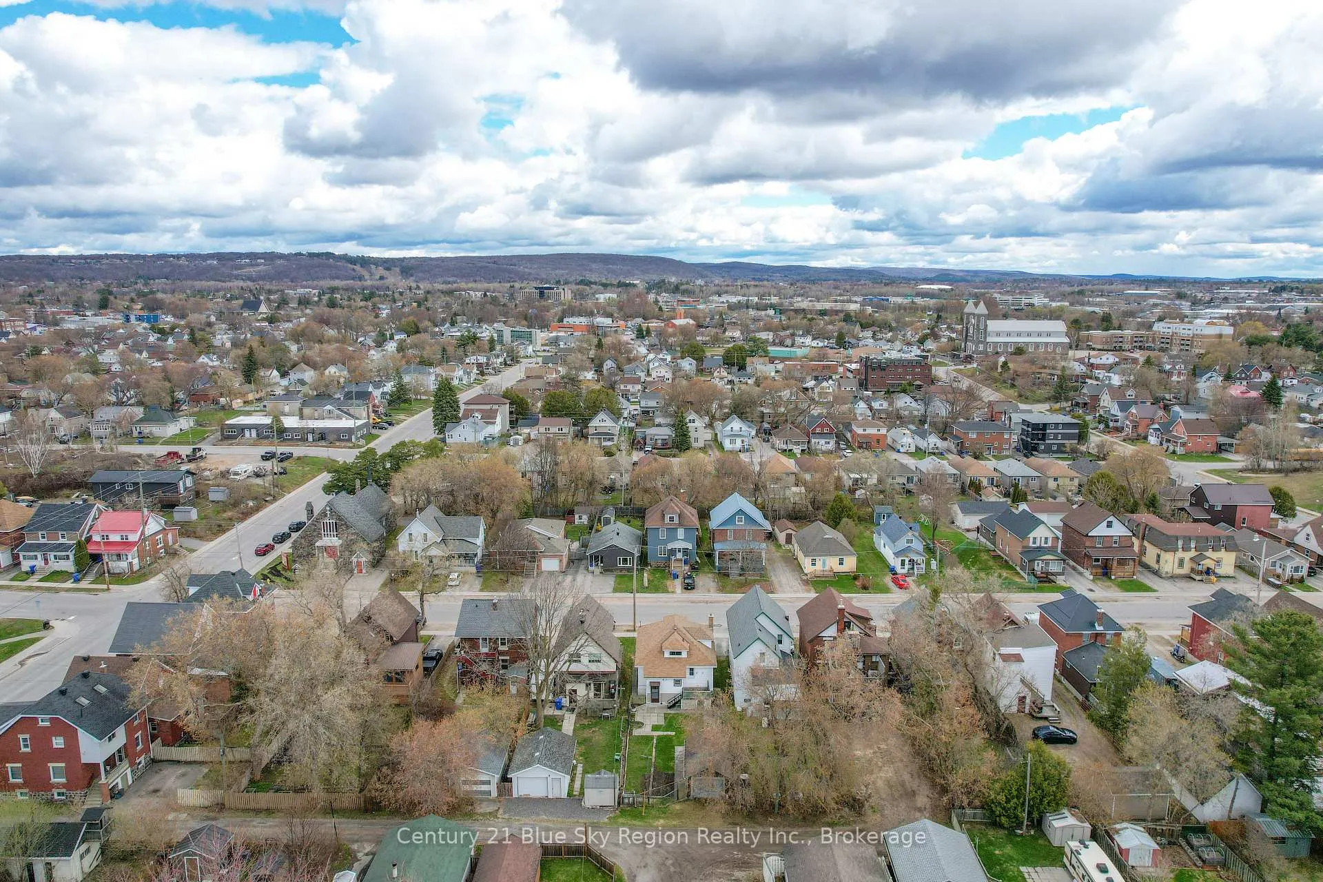 Photo 45 of 137 Second Avenue E, North Bay, Central — HOMEH