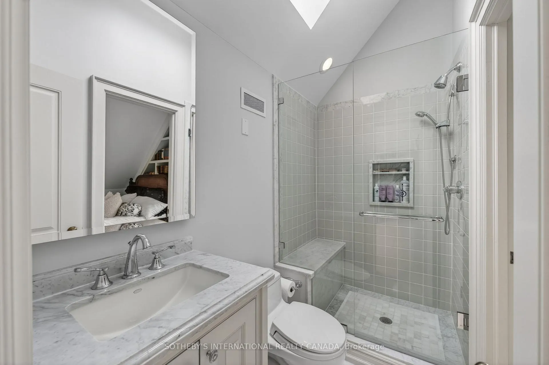 Photo 31 of 335 Cortleigh Boulevard, Toronto, Bedford Park-Nortown — HOMEH