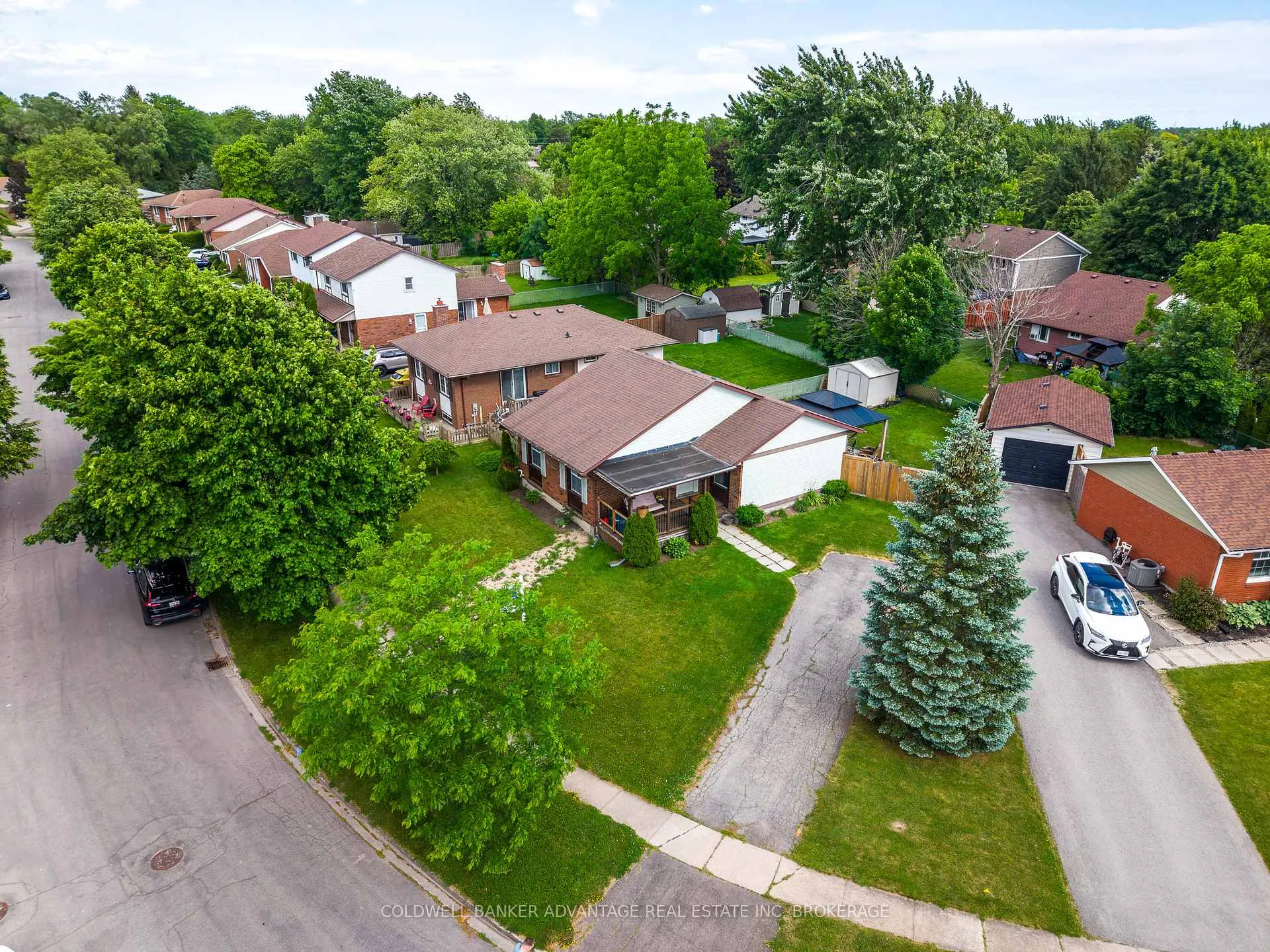 Photo 4 of 25 Newleaf Crescent, Welland, N. Welland — HOMEH
