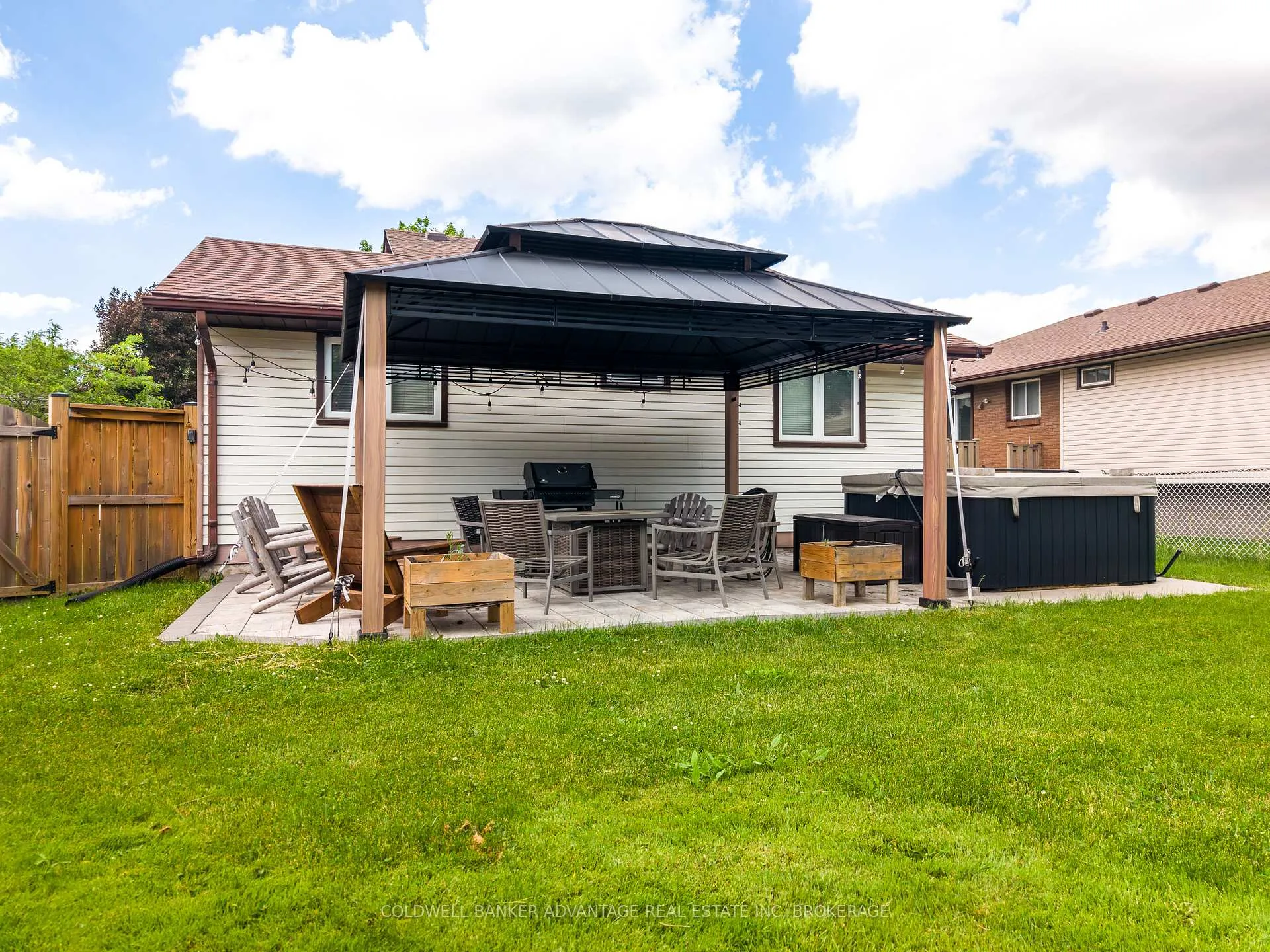 Photo 23 of 25 Newleaf Crescent, Welland, N. Welland — HOMEH