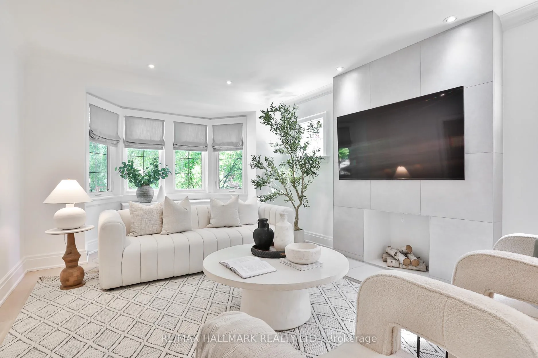 Photo 3 of 73 Elwood Boulevard, Toronto, Lawrence Park South — HOMEH
