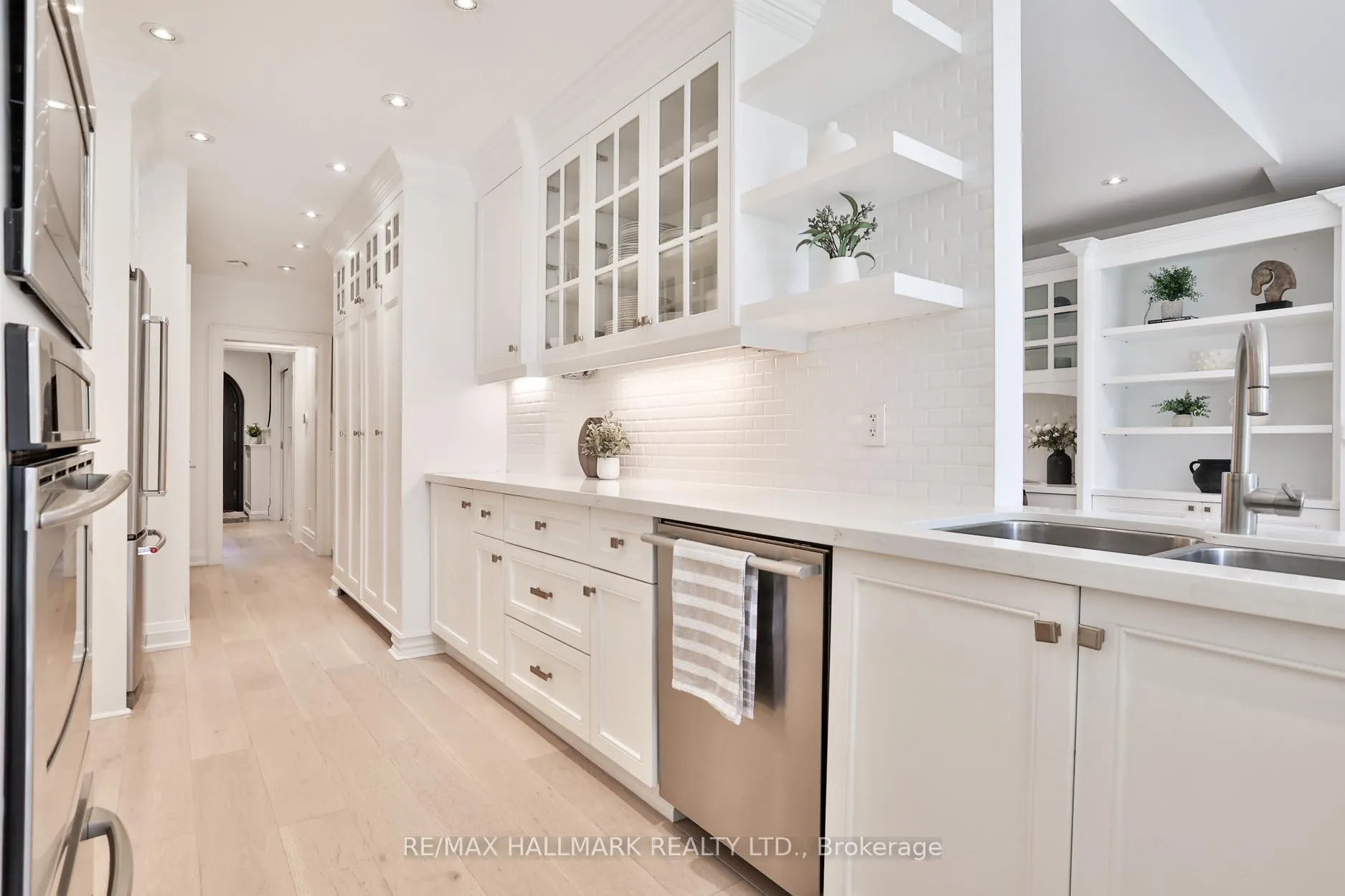 Photo 19 of 73 Elwood Boulevard, Toronto, Lawrence Park South — HOMEH