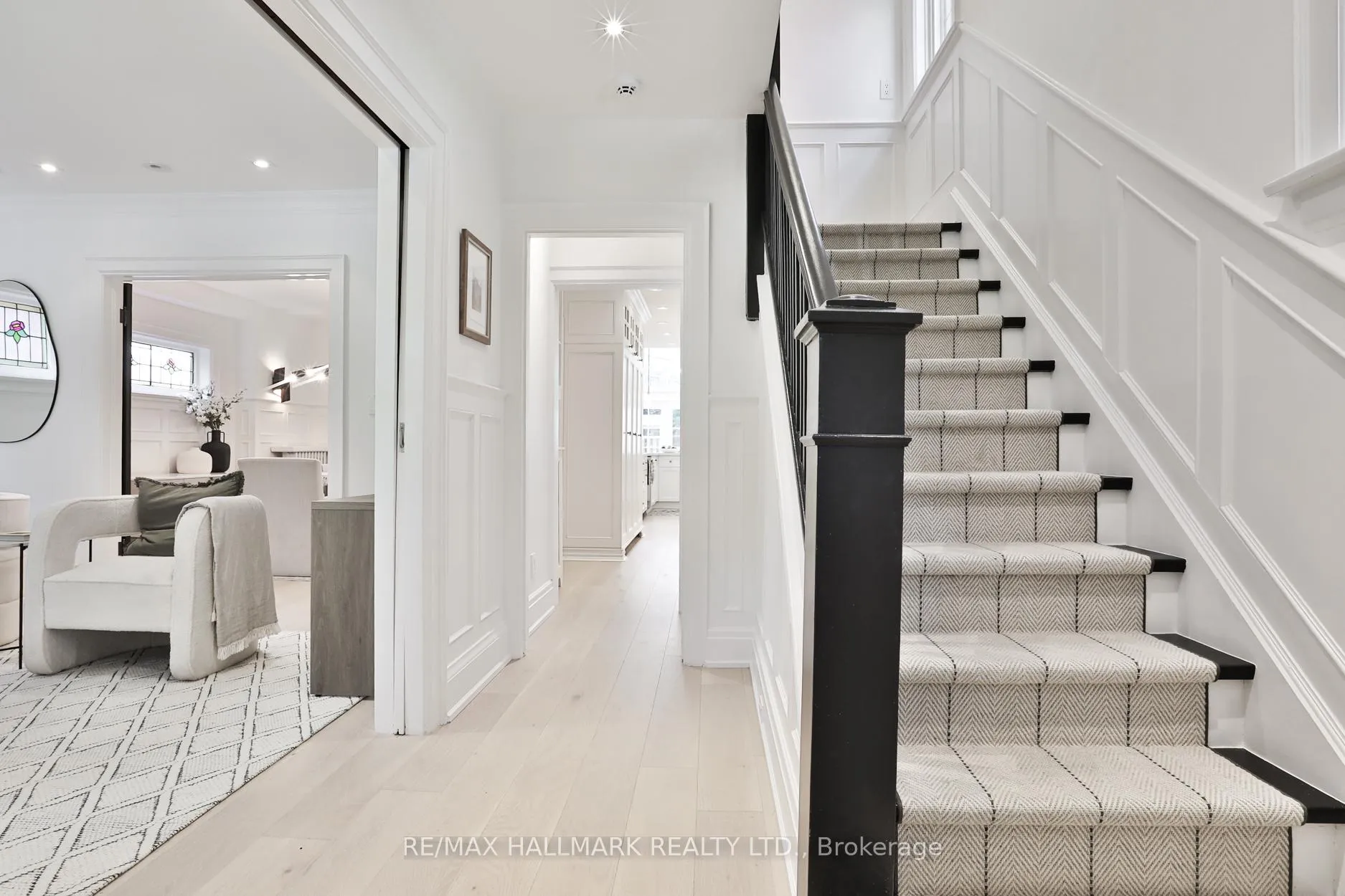 Photo 23 of 73 Elwood Boulevard, Toronto, Lawrence Park South — HOMEH