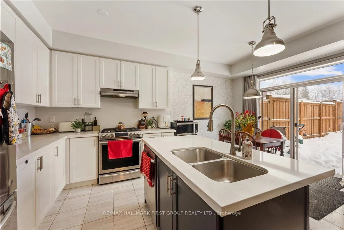 Photo 9 of 20 Northhill Avenue, Cavan Monaghan, Cavan Twp — HOMEH