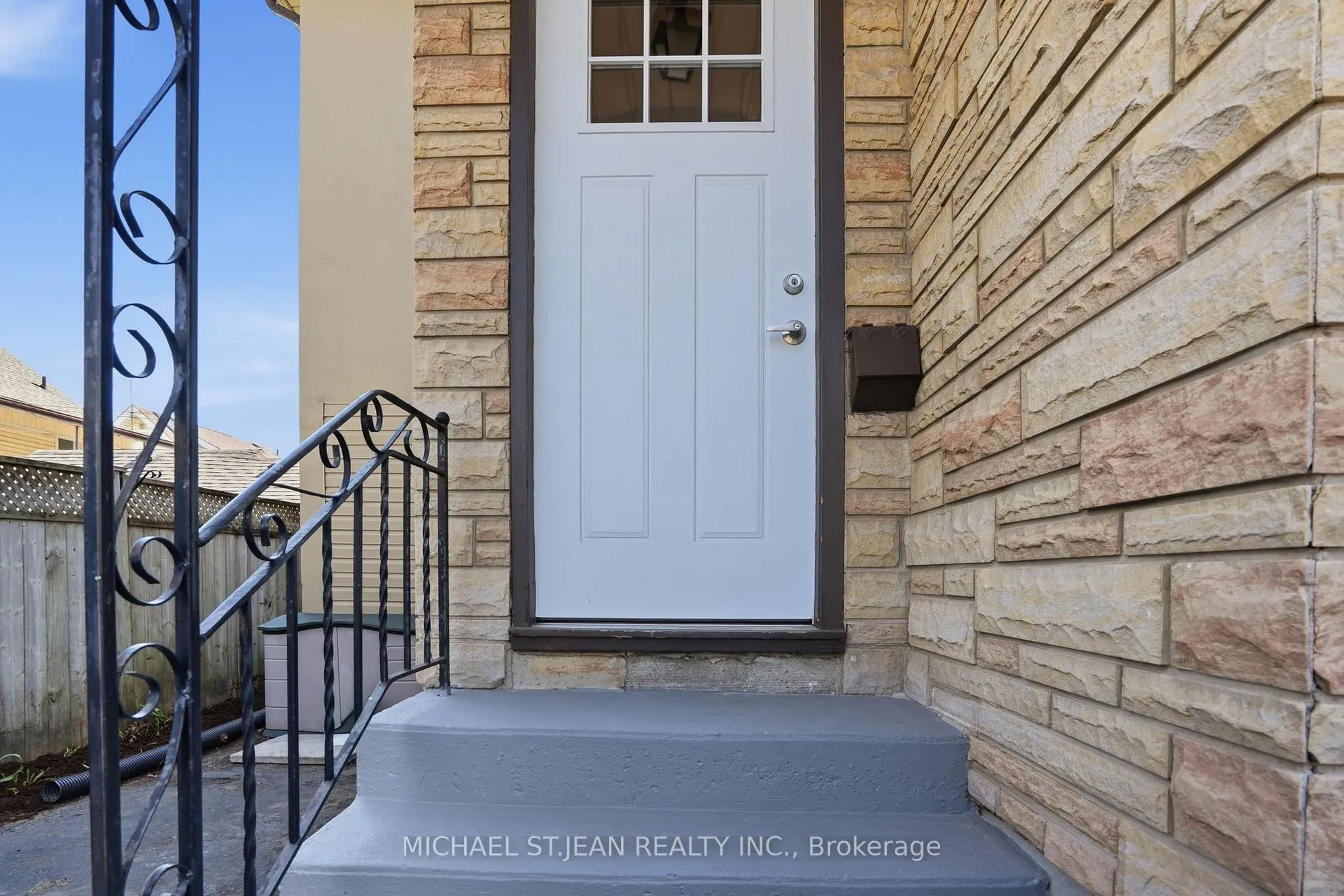 Photo 3 of 5056 Fourth Avenue, Niagara Falls, Cherrywood — HOMEH