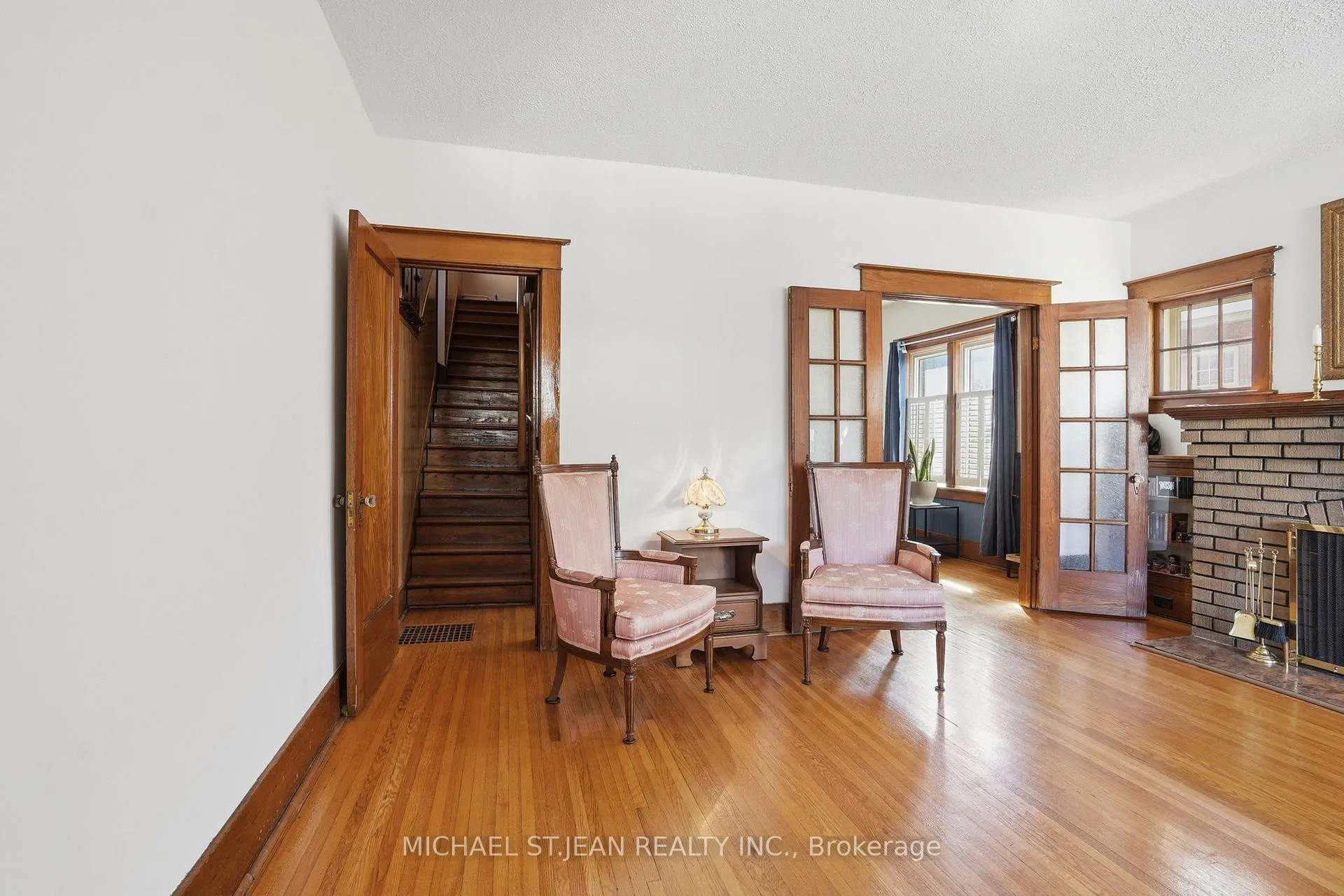 Photo 5 of 5056 Fourth Avenue, Niagara Falls, Cherrywood — HOMEH