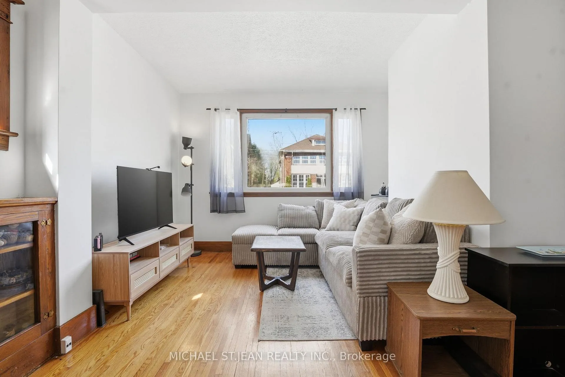 Photo 7 of 5056 Fourth Avenue, Niagara Falls, Cherrywood — HOMEH