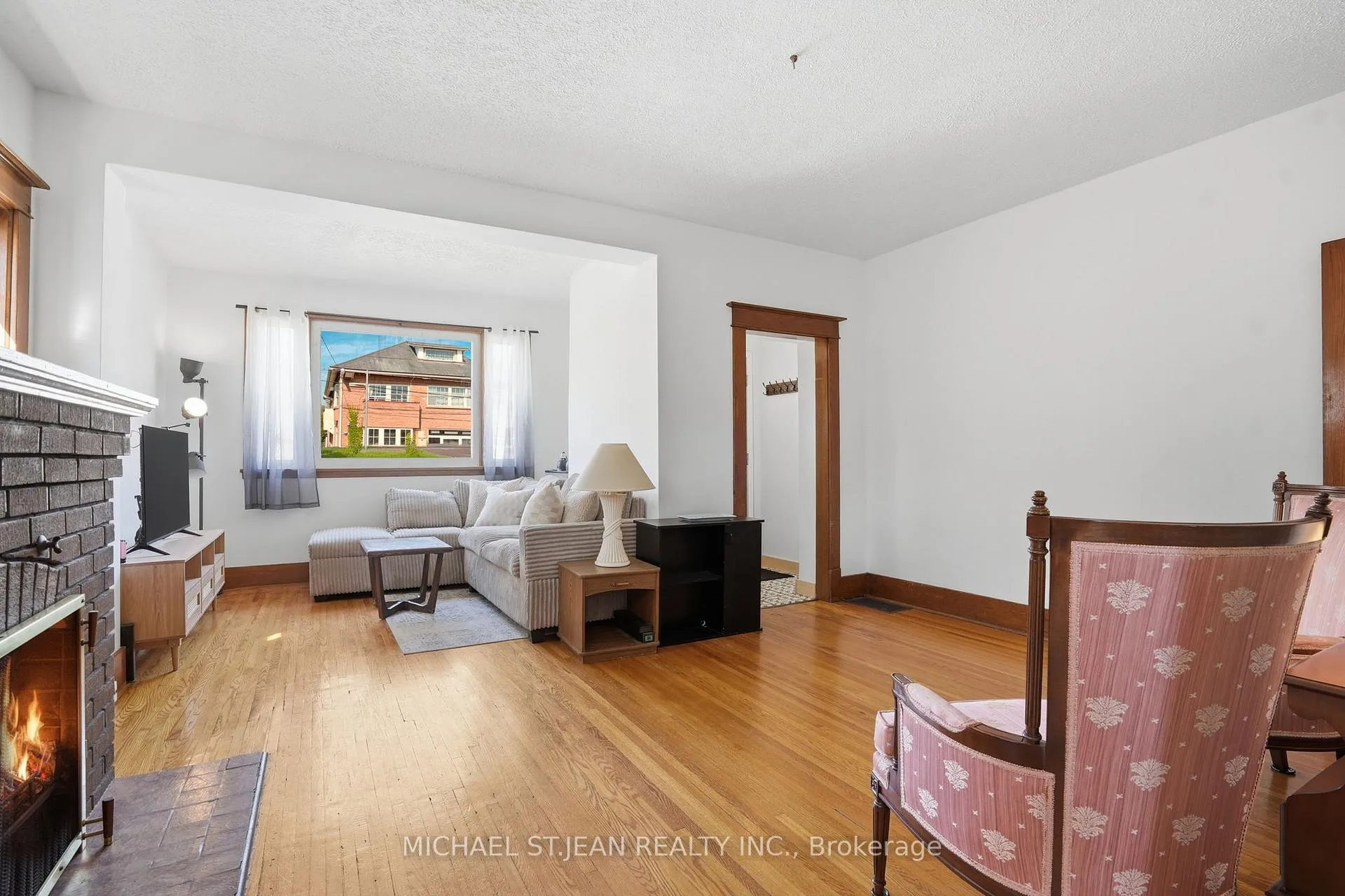 Photo 8 of 5056 Fourth Avenue, Niagara Falls, Cherrywood — HOMEH