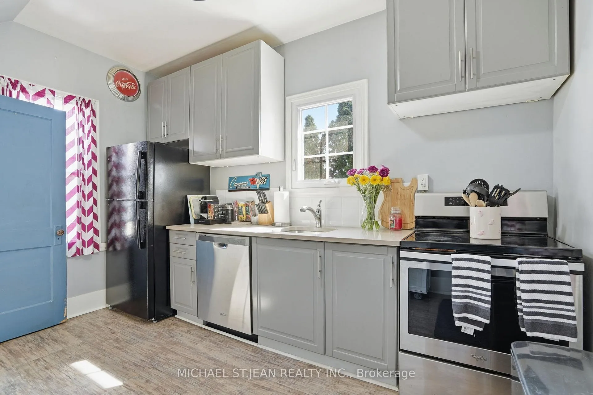 Photo 15 of 5056 Fourth Avenue, Niagara Falls, Cherrywood — HOMEH