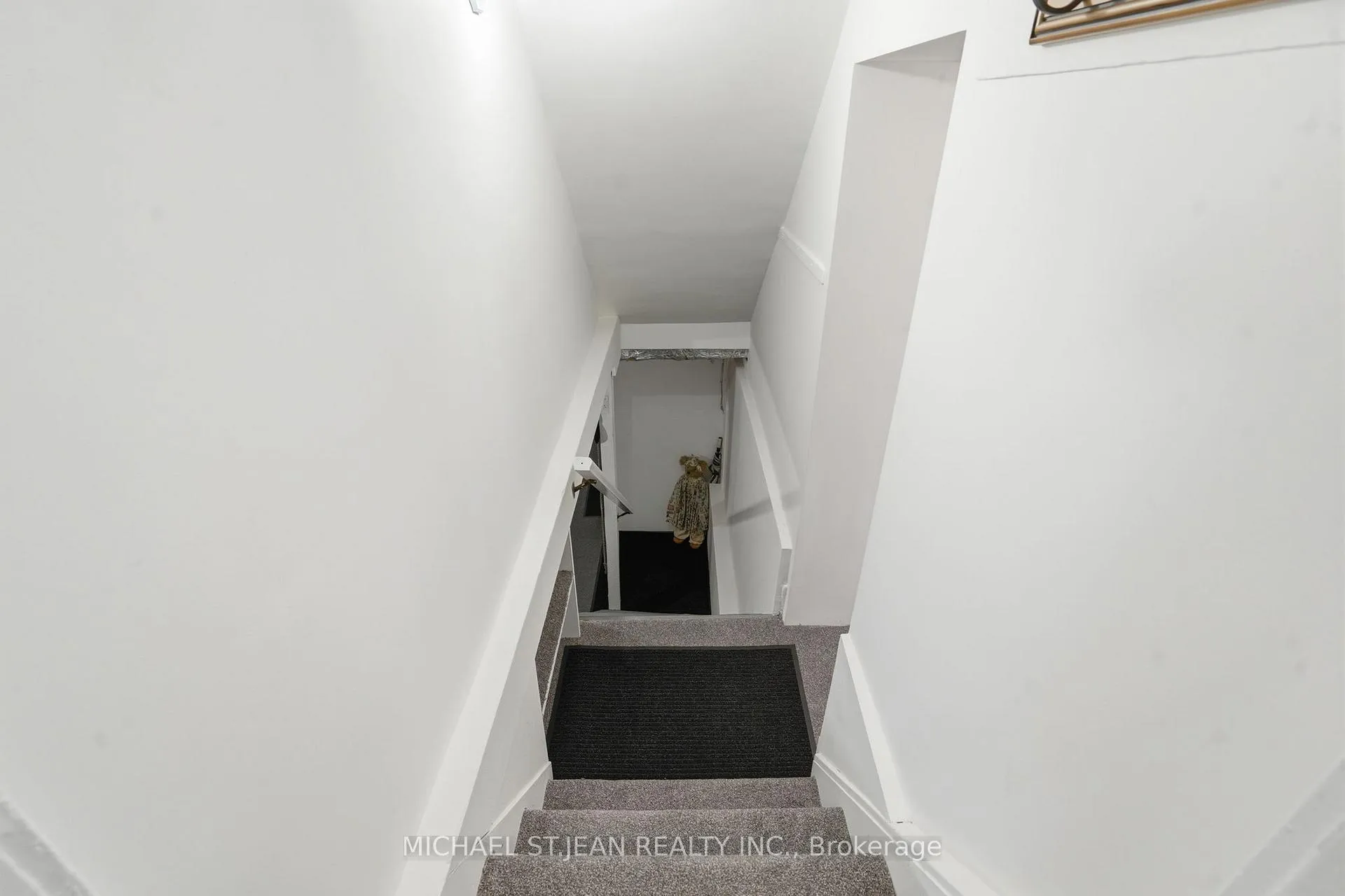Photo 24 of 5056 Fourth Avenue, Niagara Falls, Cherrywood — HOMEH