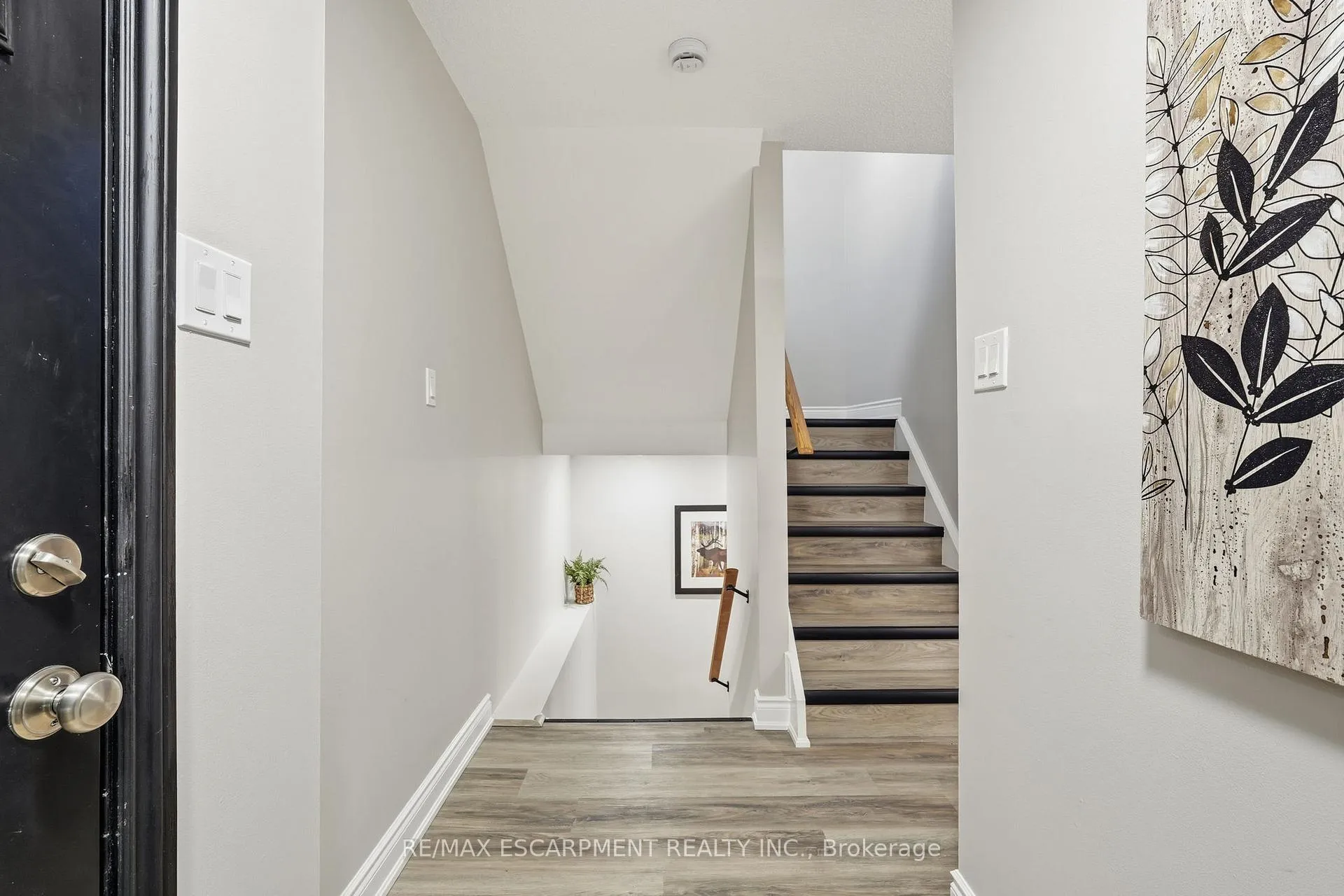 Photo 6 of 55 Ventura Drive, Hamilton, Stoney Creek Mountain — HOMEH