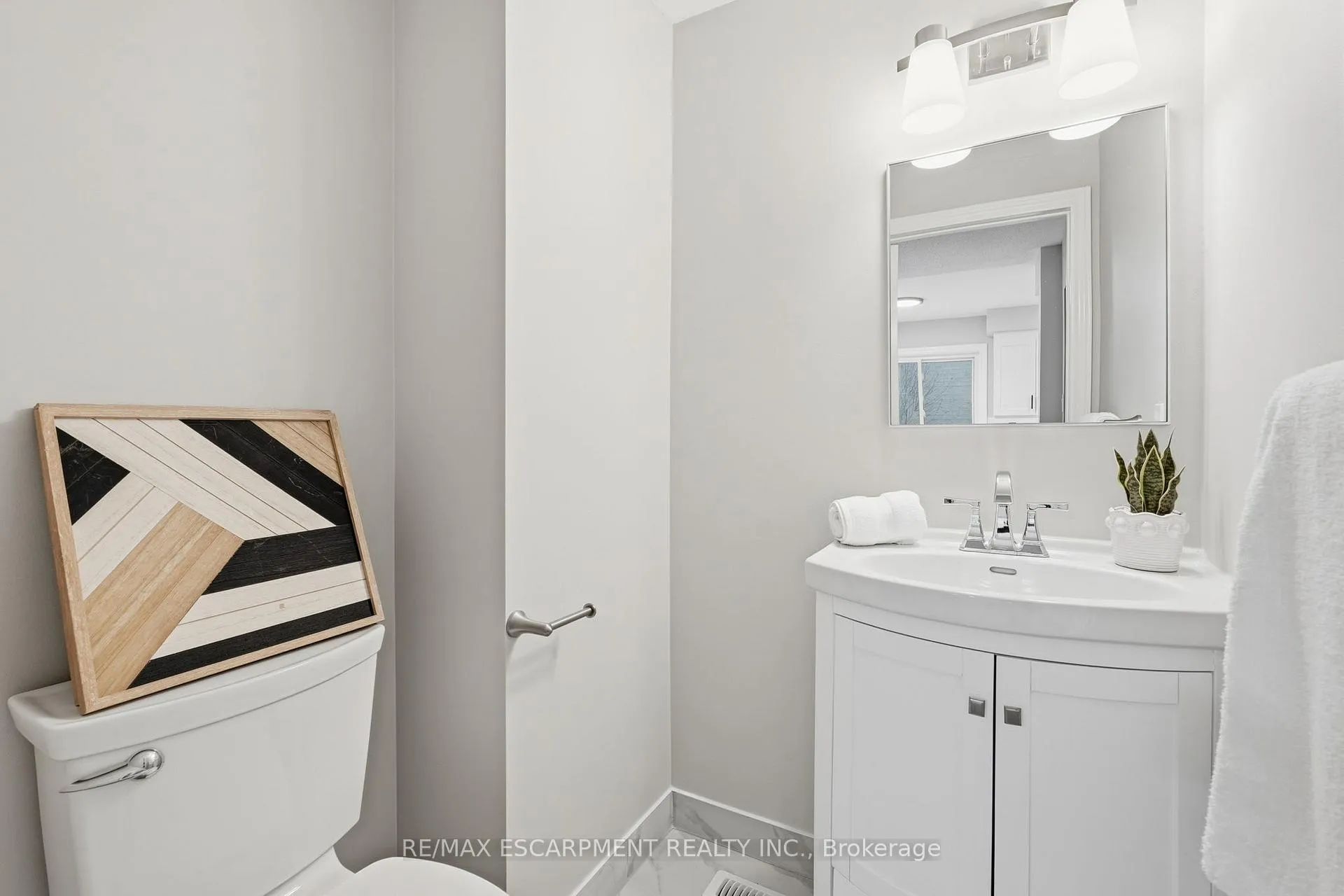 Photo 23 of 55 Ventura Drive, Hamilton, Stoney Creek Mountain — HOMEH