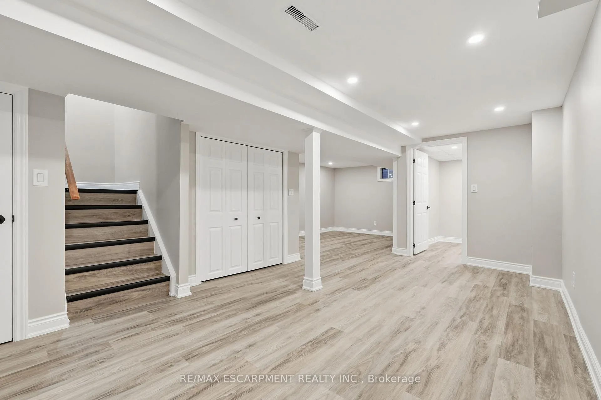 Photo 39 of 55 Ventura Drive, Hamilton, Stoney Creek Mountain — HOMEH