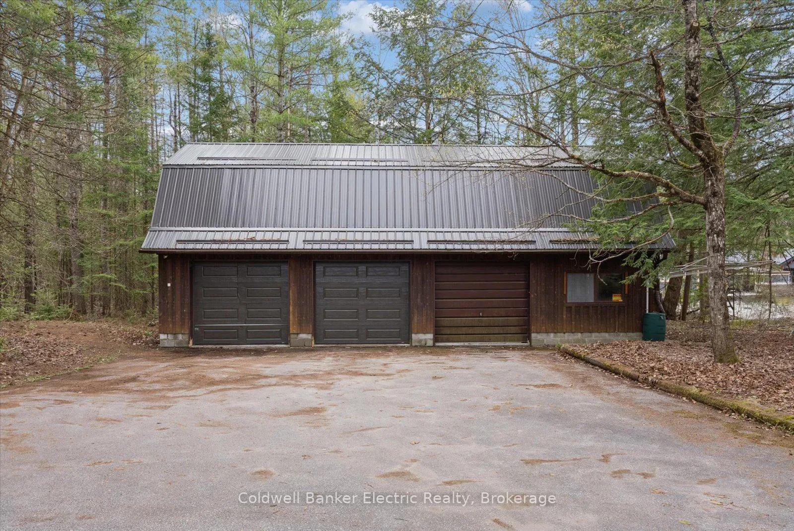 Photo 44 of 197 Hillside Drive, Kawartha Lakes, Somerville — HOMEH