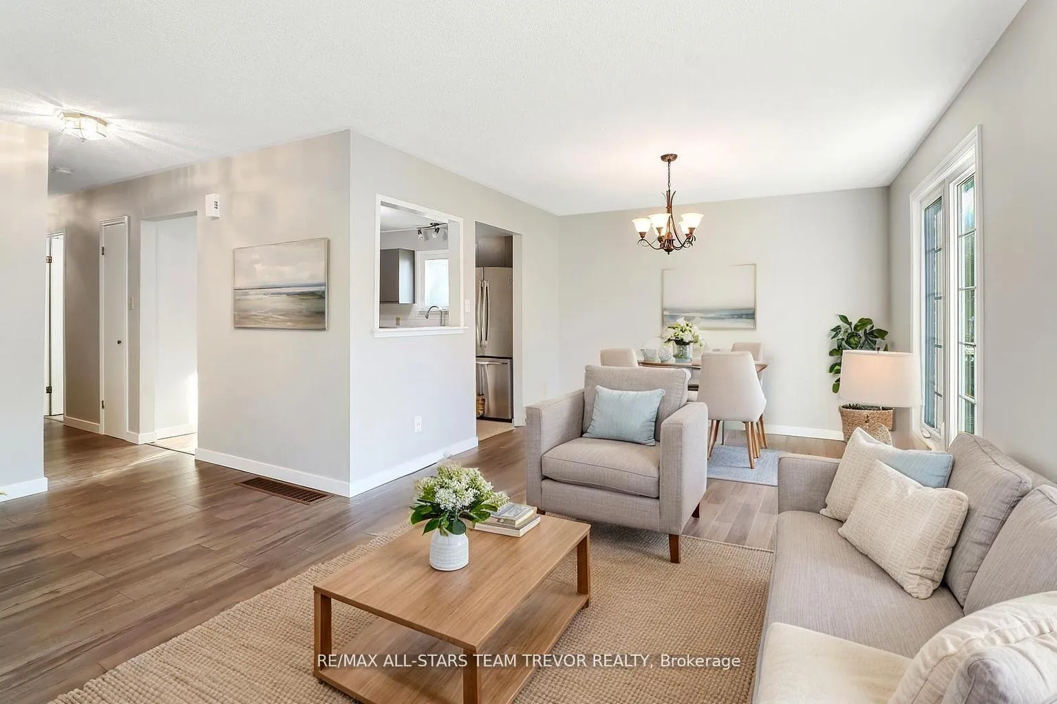 Photo 4 of 161 Silas Boulevard, Georgina, Keswick North — HOMEH