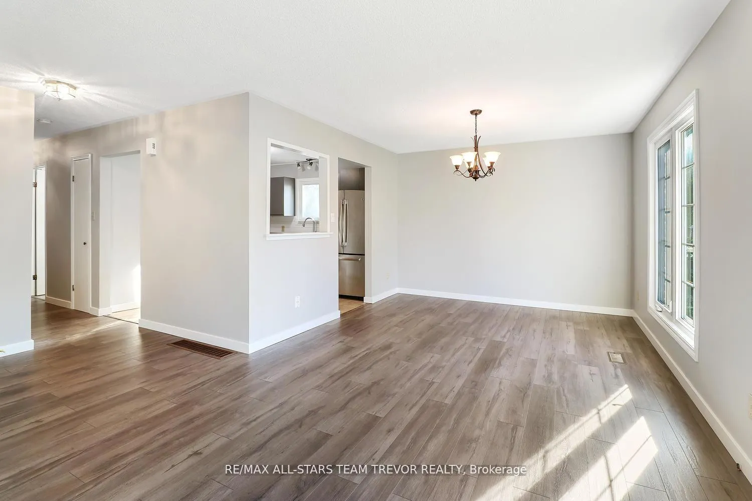 Photo 5 of 161 Silas Boulevard, Georgina, Keswick North — HOMEH