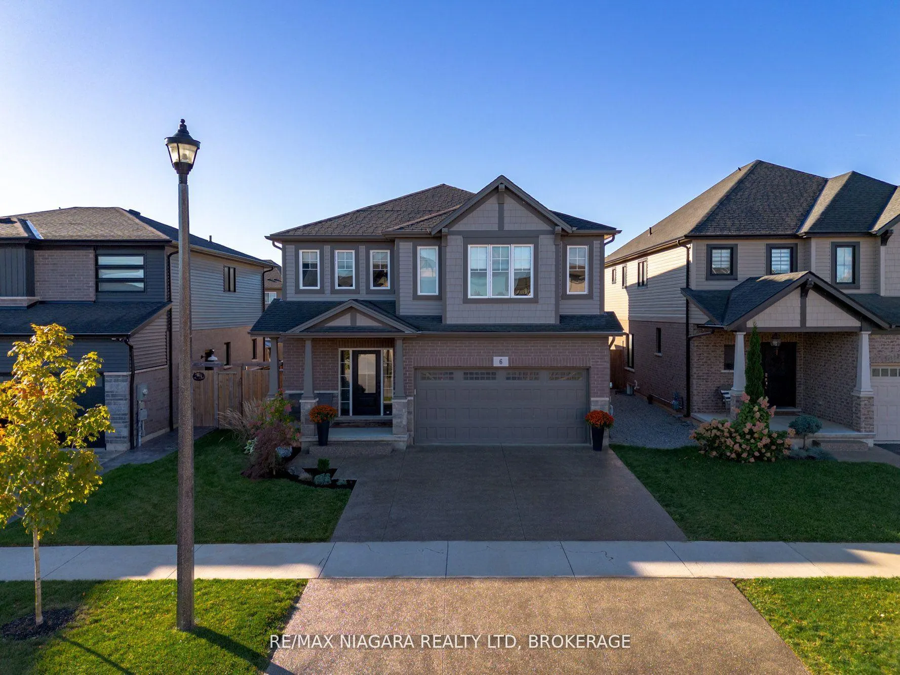 Photo 7 of 6 Myrtle Street, Pelham, Fonthill — HOMEH