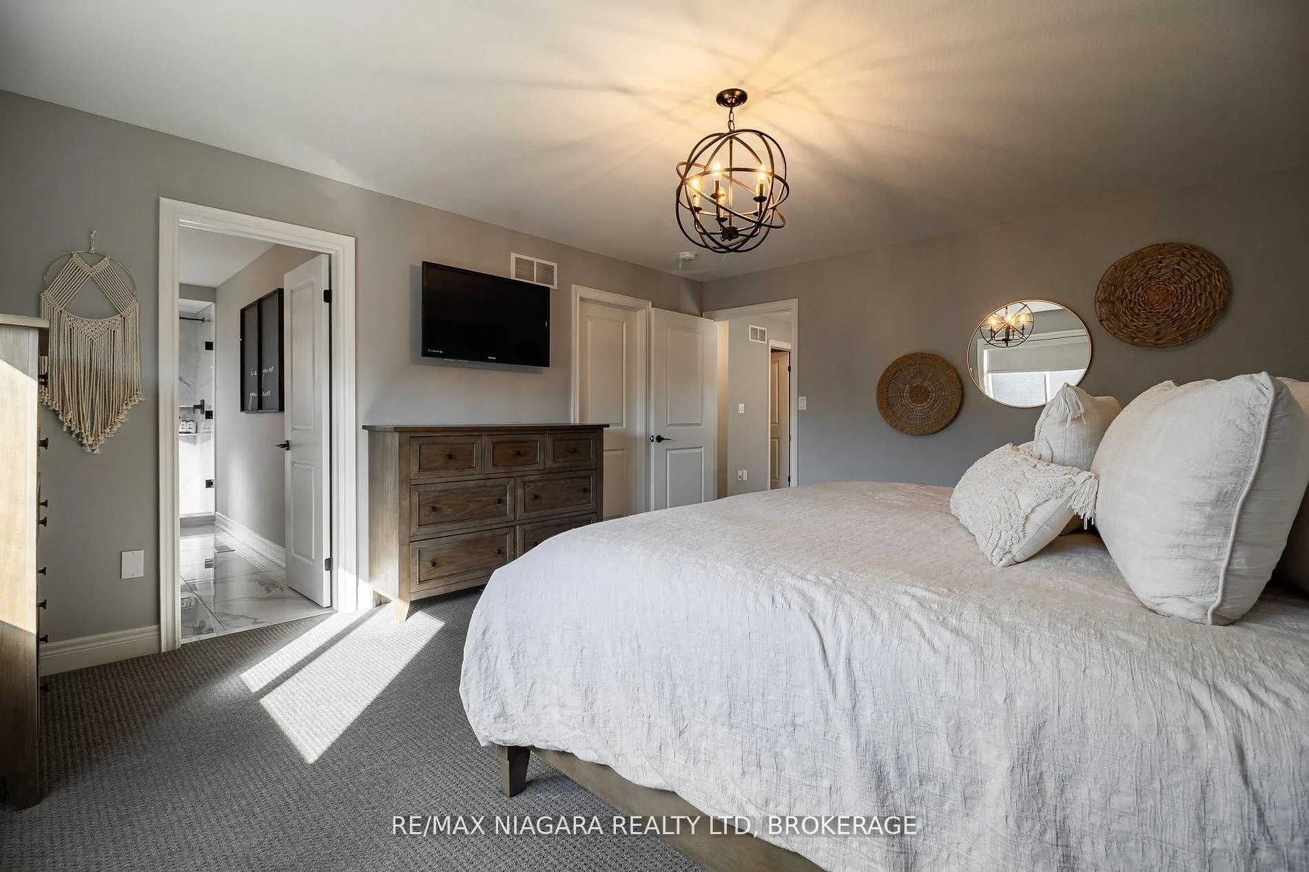 Photo 19 of 6 Myrtle Street, Pelham, Fonthill — HOMEH