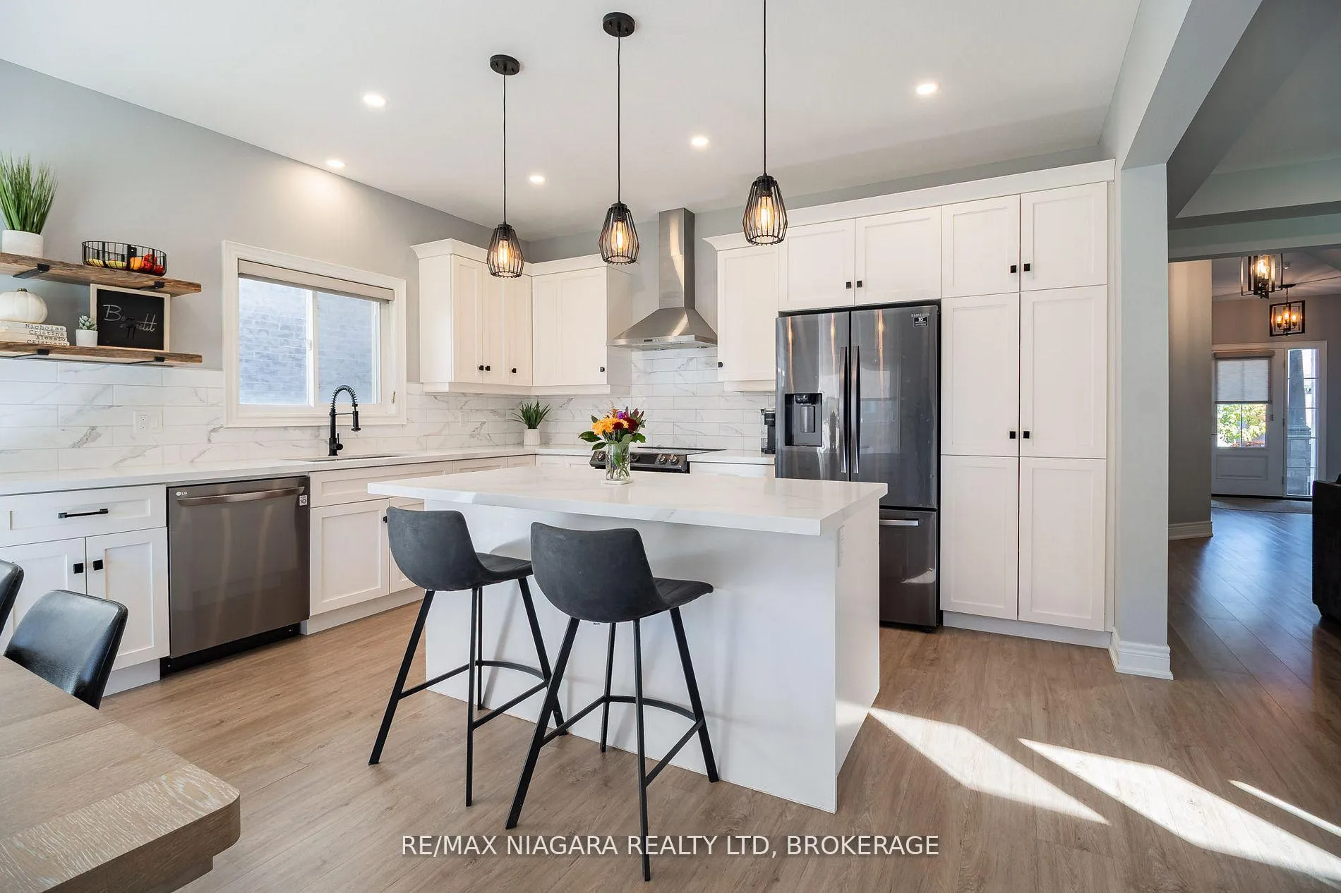 Photo 32 of 6 Myrtle Street, Pelham, Fonthill — HOMEH