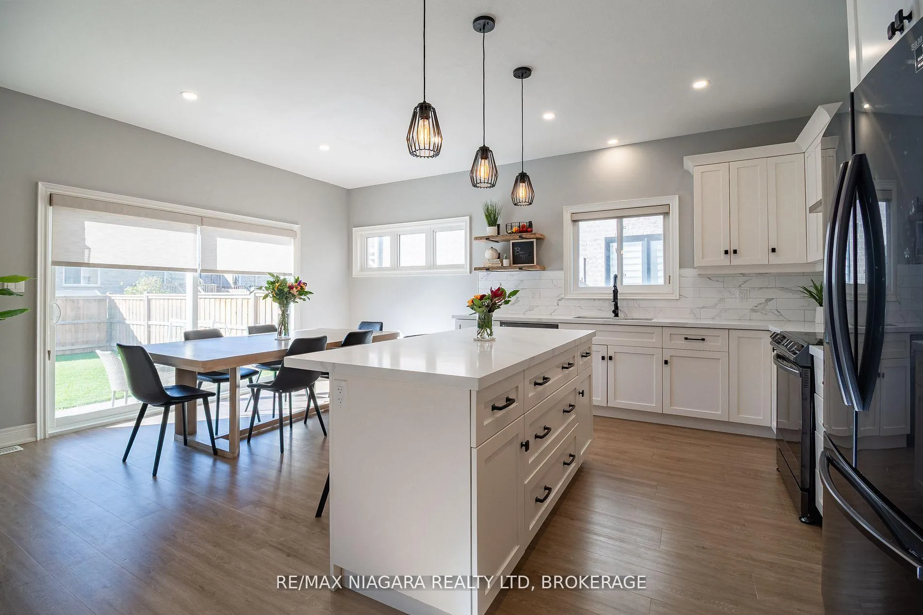 Photo 33 of 6 Myrtle Street, Pelham, Fonthill — HOMEH