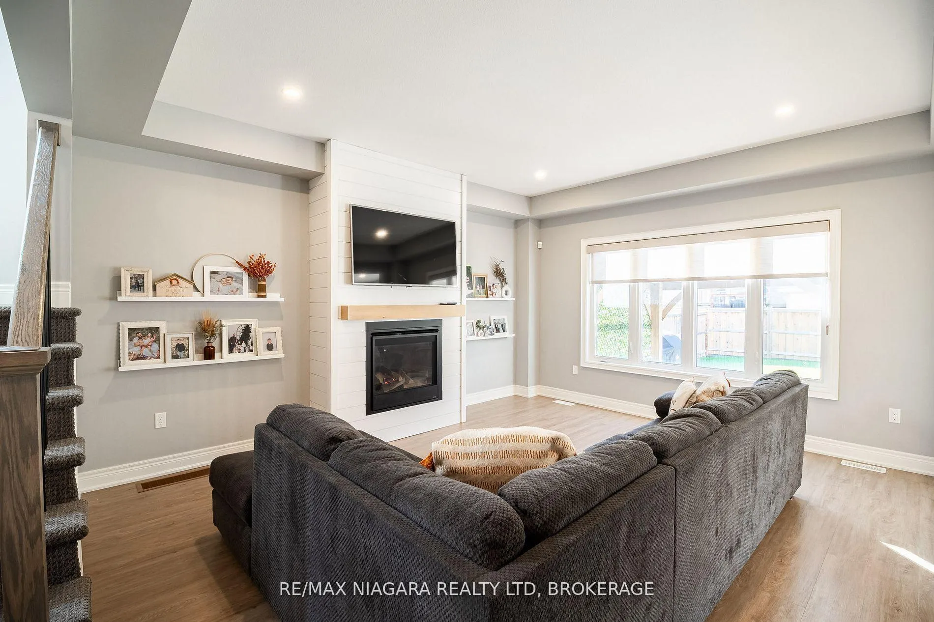 Photo 39 of 6 Myrtle Street, Pelham, Fonthill — HOMEH