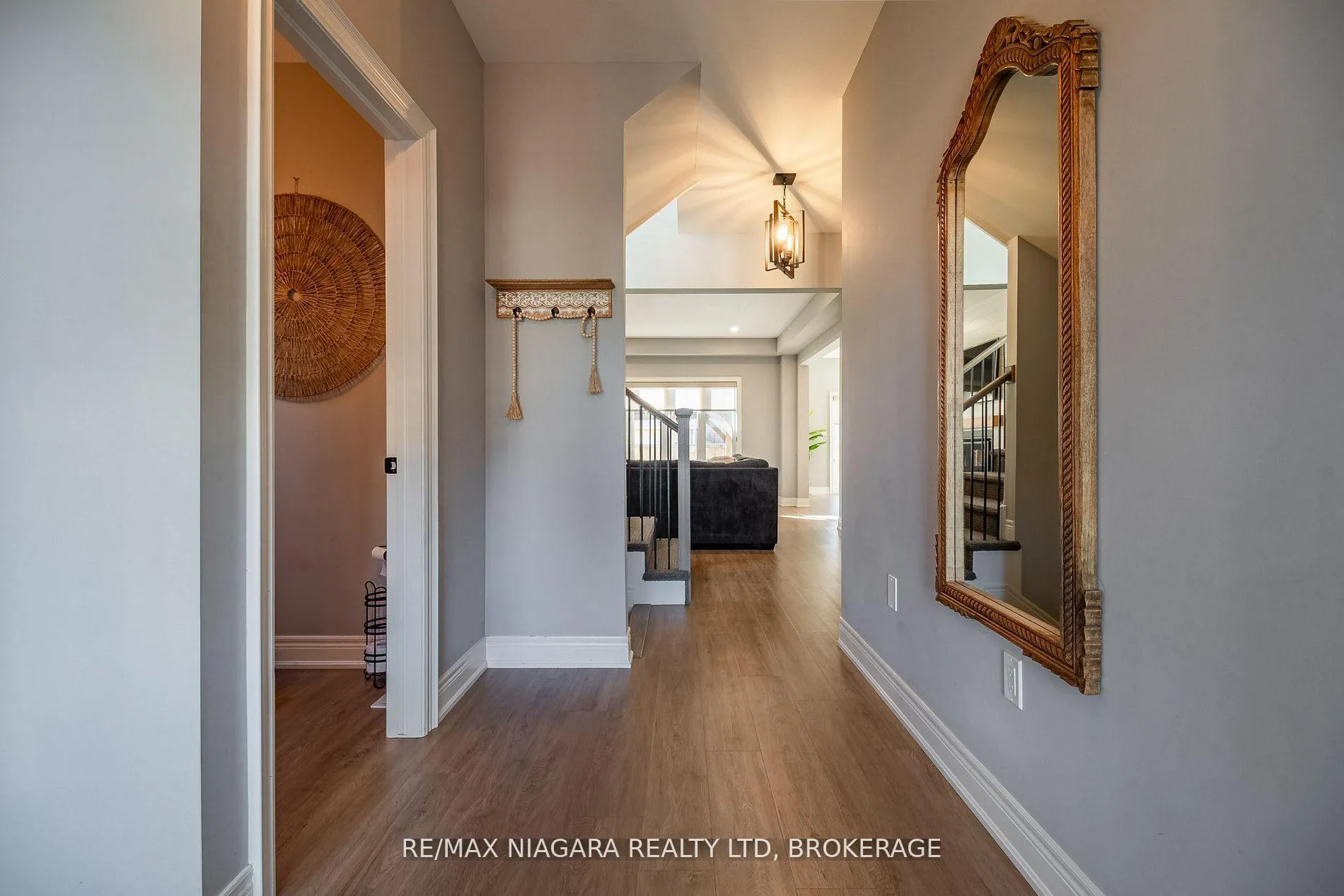 Photo 43 of 6 Myrtle Street, Pelham, Fonthill — HOMEH