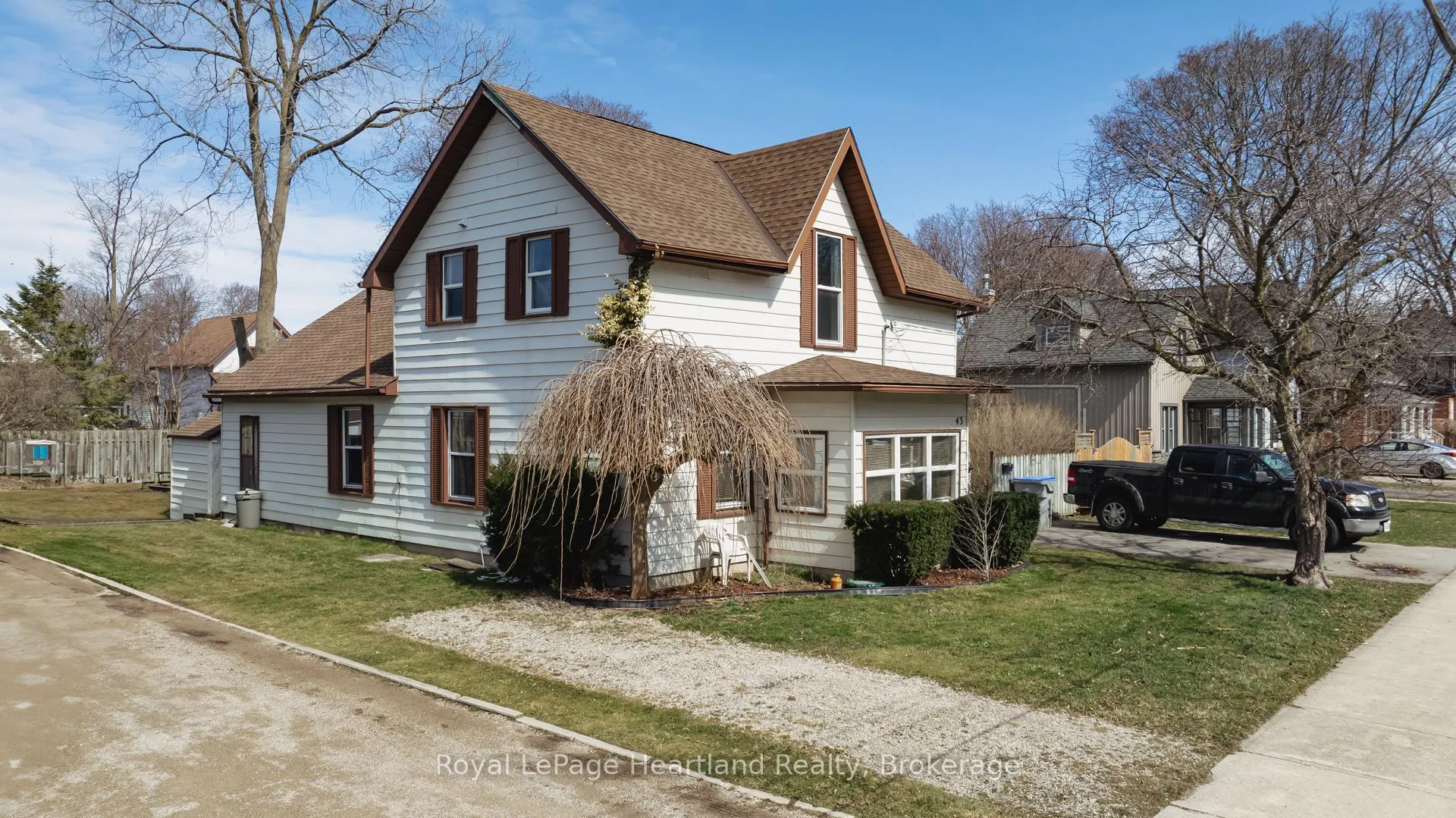 Photo 2 of 43 Trafalgar Street, Goderich, Goderich (Town) — HOMEH
