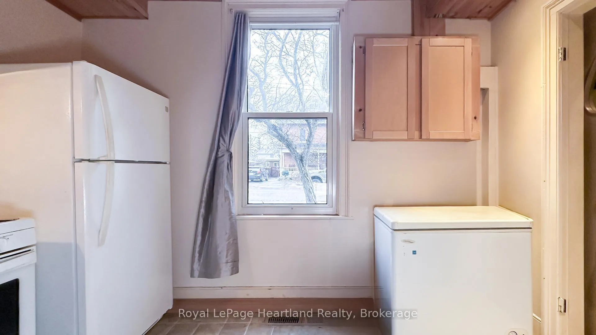 Photo 8 of 43 Trafalgar Street, Goderich, Goderich (Town) — HOMEH