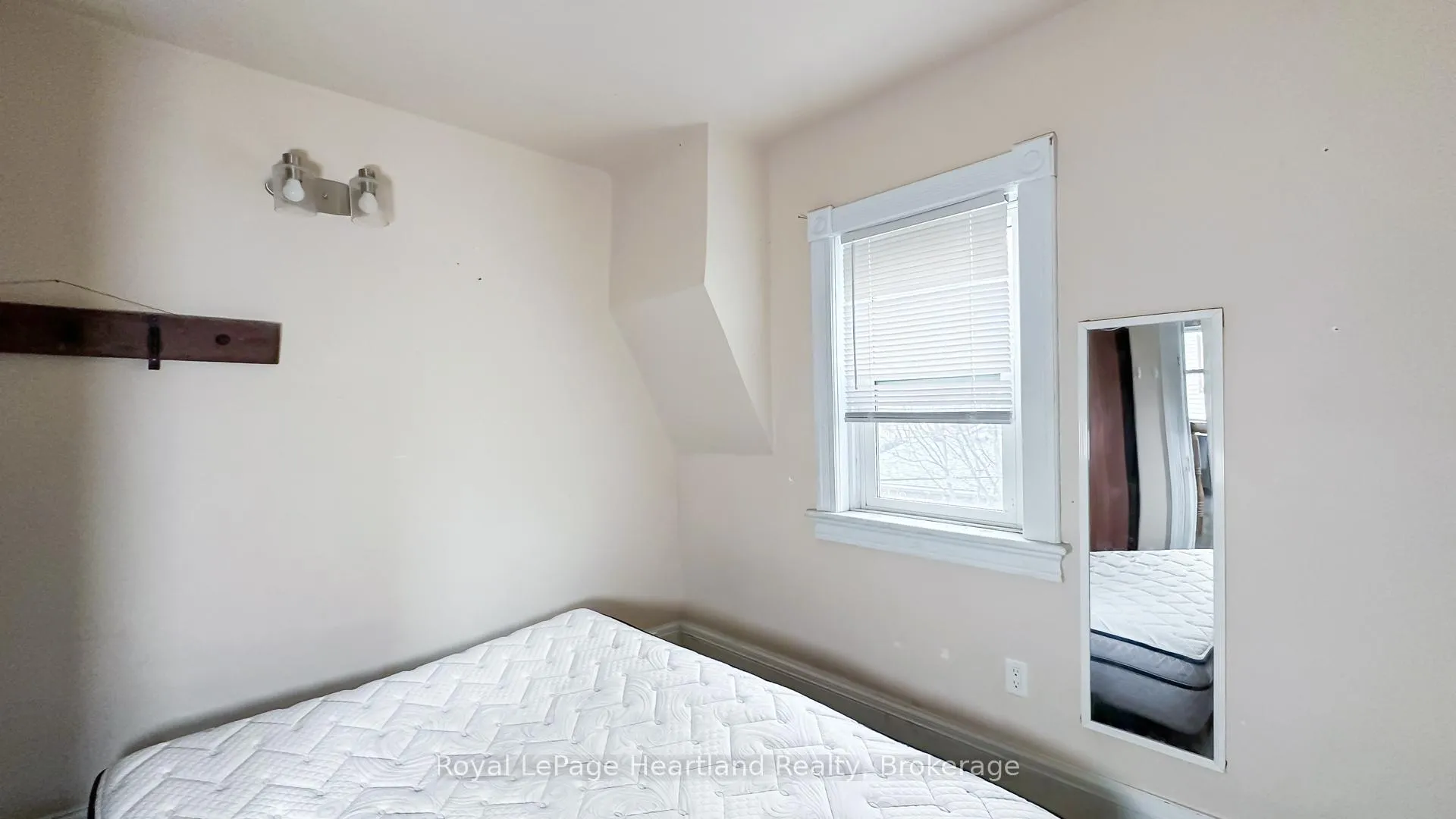 Photo 28 of 43 Trafalgar Street, Goderich, Goderich (Town) — HOMEH