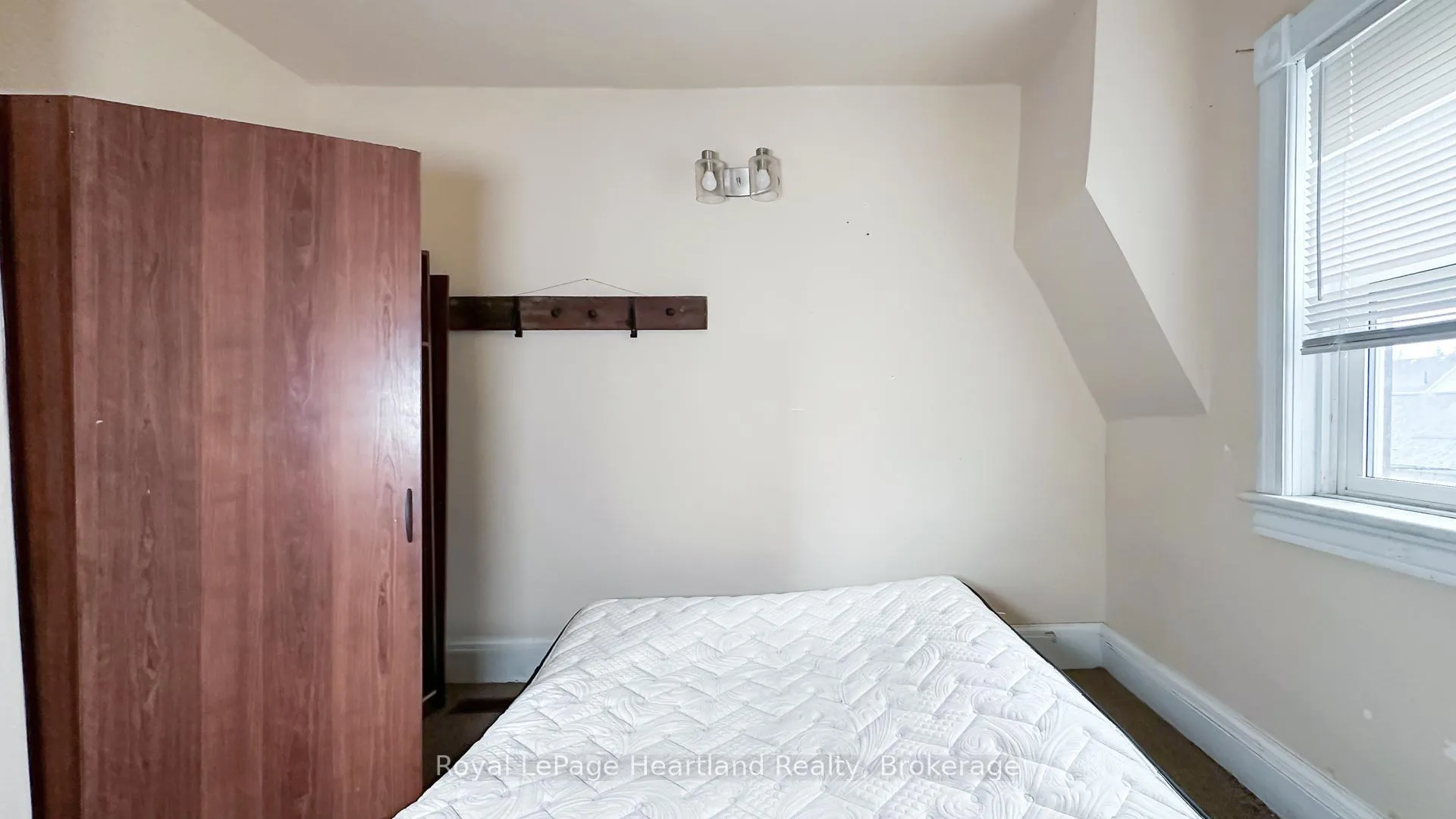 Photo 29 of 43 Trafalgar Street, Goderich, Goderich (Town) — HOMEH