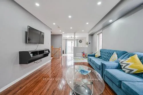 Photo 5 of 116 Heartleaf Crescent, Brampton, Fletcher's Meadow — HOMEH