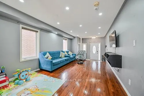 Photo 7 of 116 Heartleaf Crescent, Brampton, Fletcher's Meadow — HOMEH
