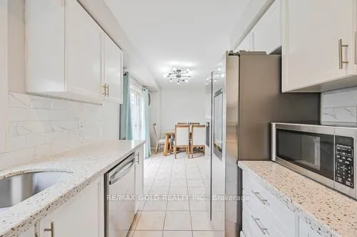 Photo 12 of 116 Heartleaf Crescent, Brampton, Fletcher's Meadow — HOMEH