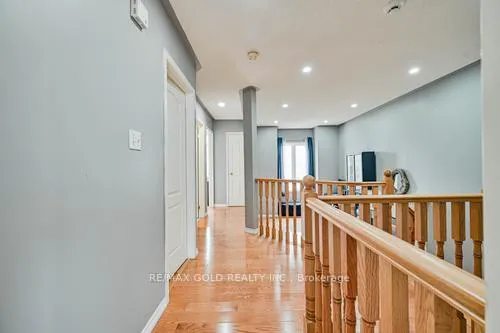 Photo 16 of 116 Heartleaf Crescent, Brampton, Fletcher's Meadow — HOMEH