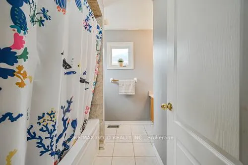Photo 19 of 116 Heartleaf Crescent, Brampton, Fletcher's Meadow — HOMEH