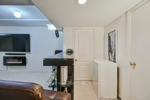 Photo 32 of 116 Heartleaf Crescent, Brampton, Fletcher's Meadow — HOMEH