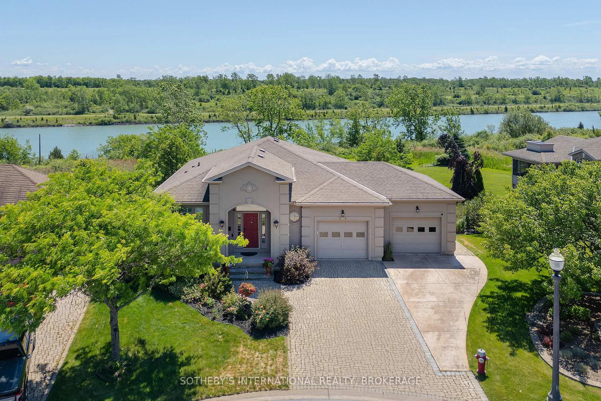 Front of 208 Muirfield Trail