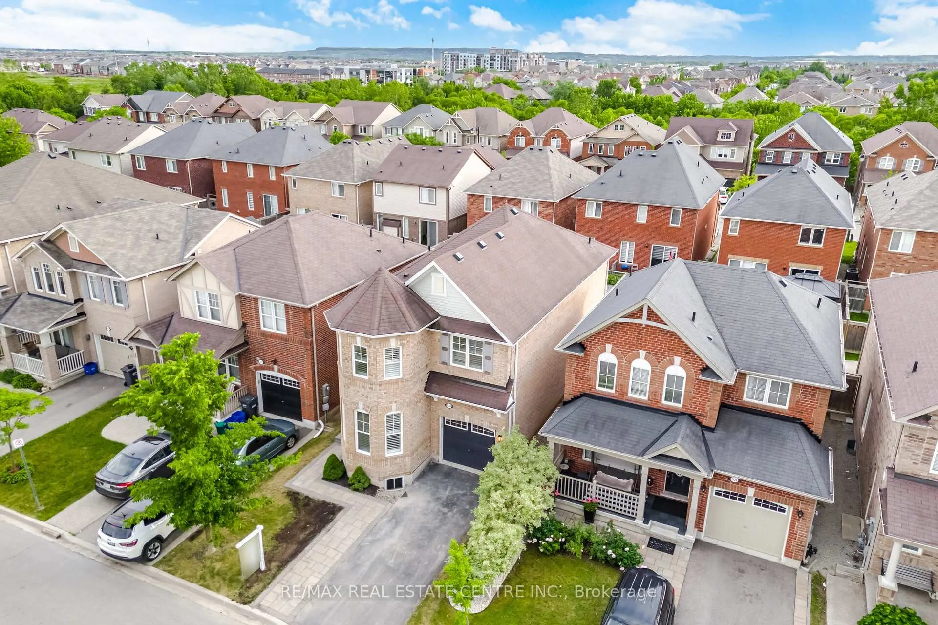 Photo 2 of 1135 Solomon Court, Milton, Willmott — HOMEH