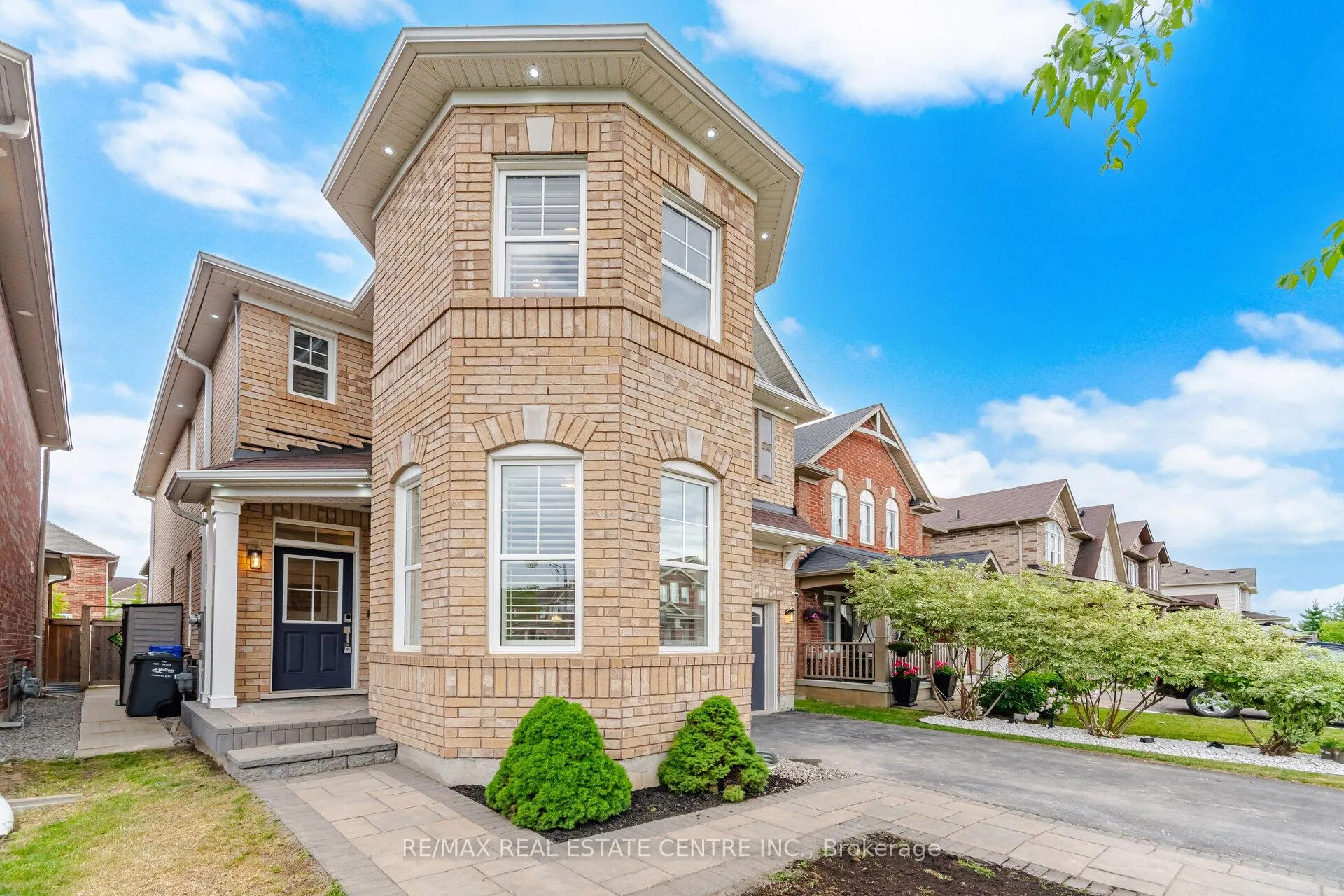 Photo 3 of 1135 Solomon Court, Milton, Willmott — HOMEH
