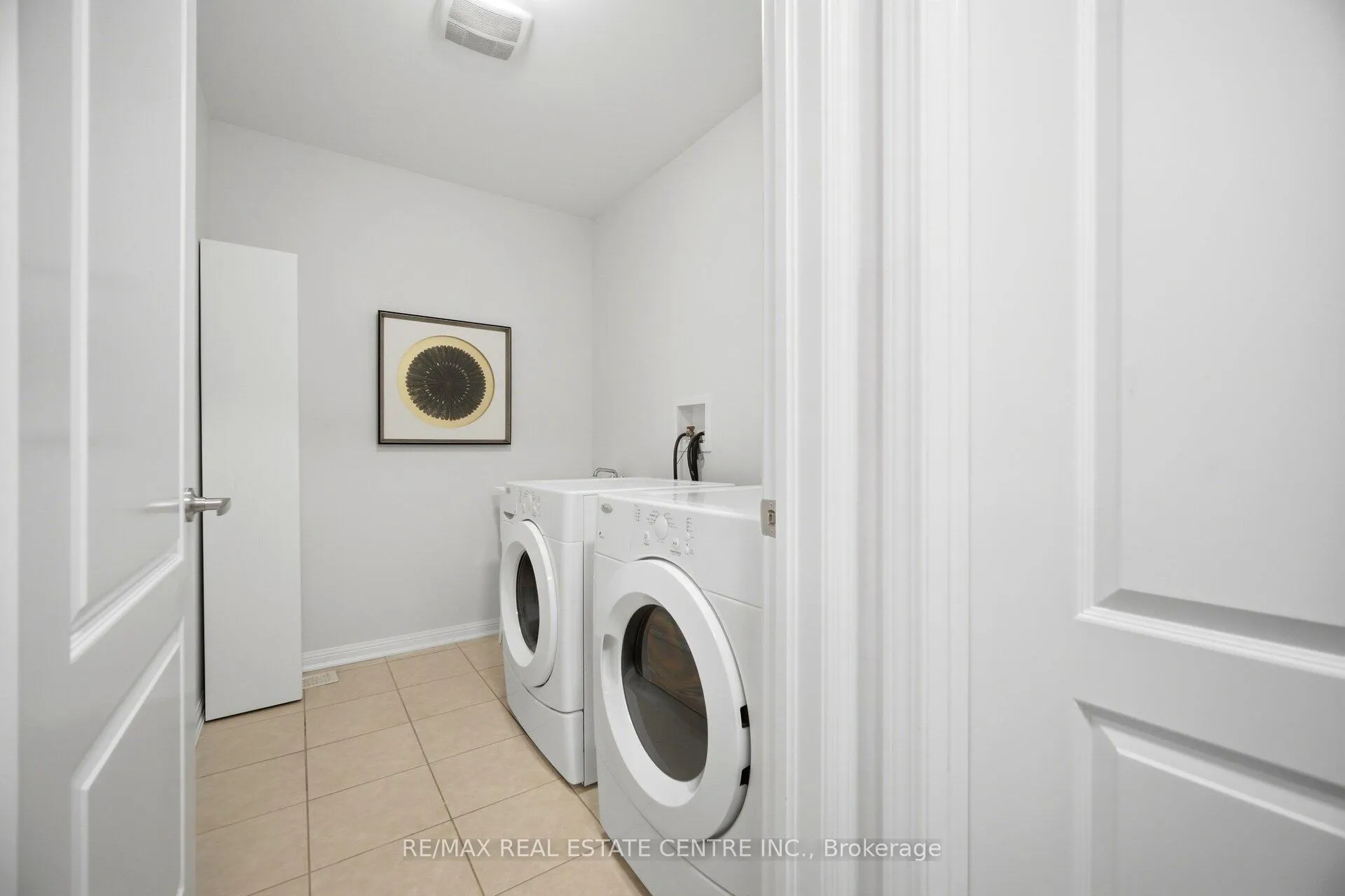 Photo 32 of 1135 Solomon Court, Milton, Willmott — HOMEH