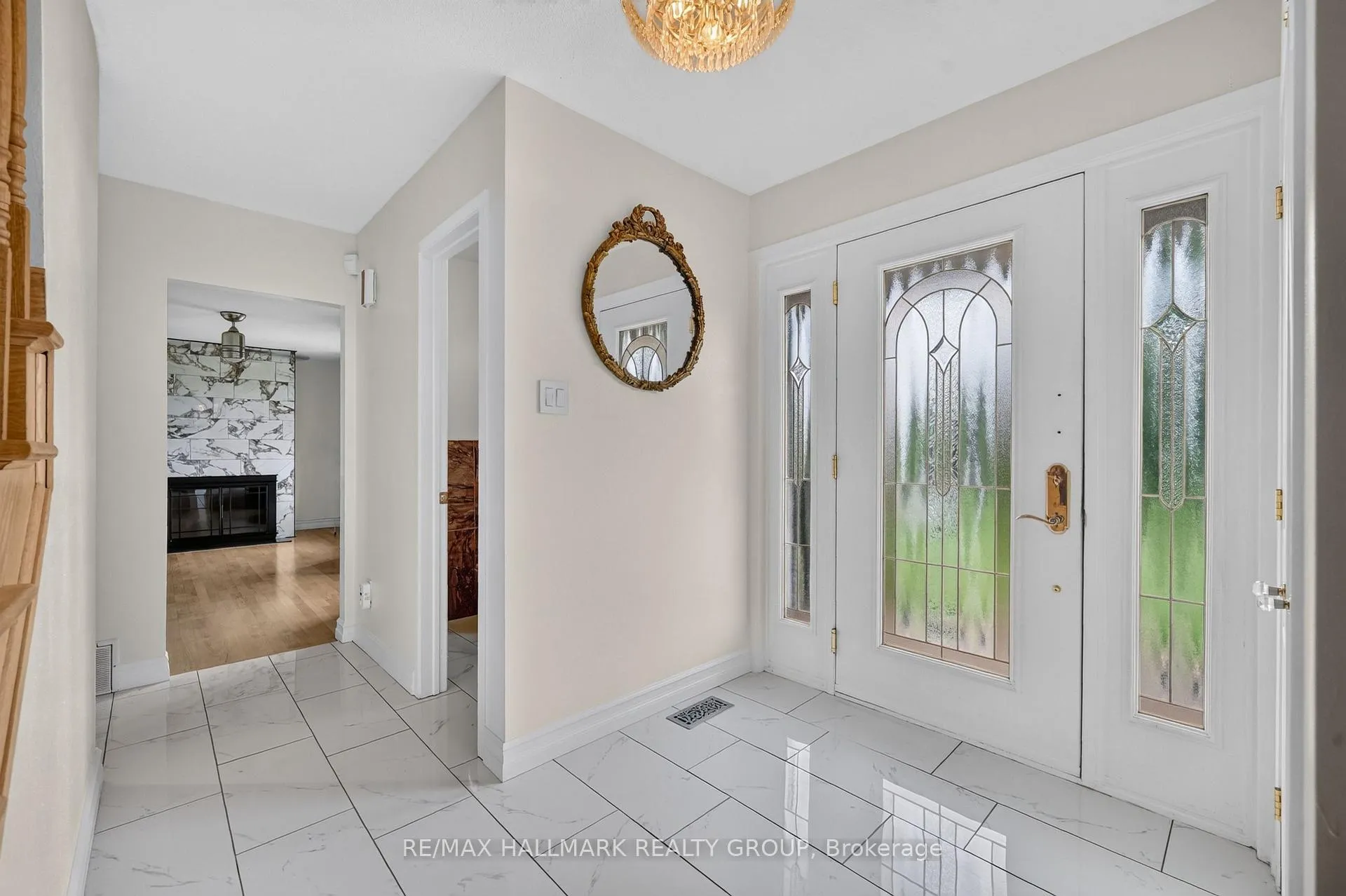 Photo 5 of 1064 Moffatt Drive, Ottawa, Cumberland Ridge — HOMEH