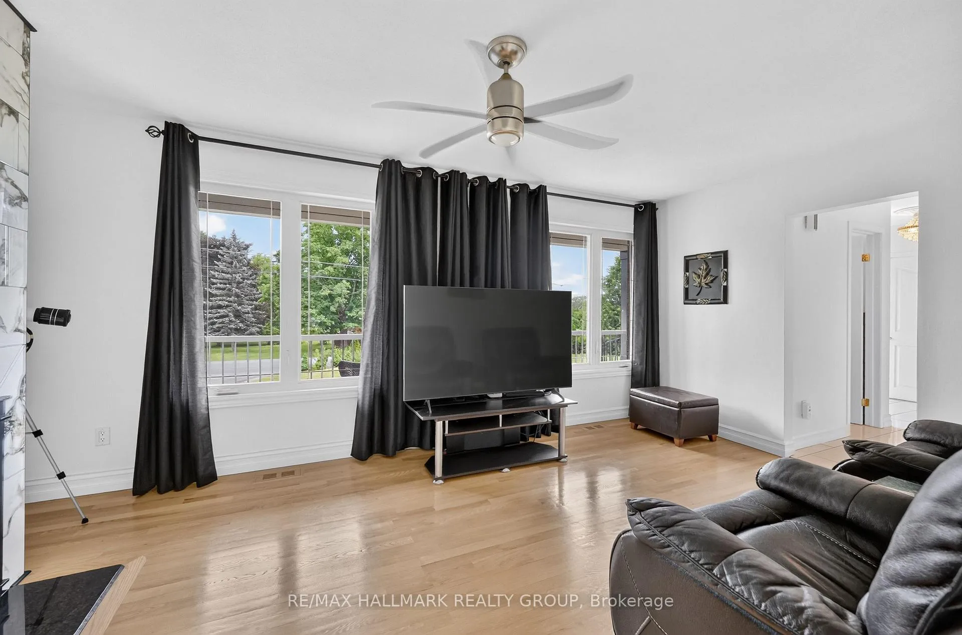 Photo 7 of 1064 Moffatt Drive, Ottawa, Cumberland Ridge — HOMEH