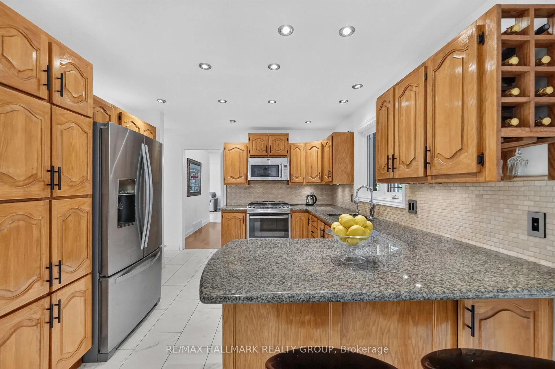 Photo 8 of 1064 Moffatt Drive, Ottawa, Cumberland Ridge — HOMEH