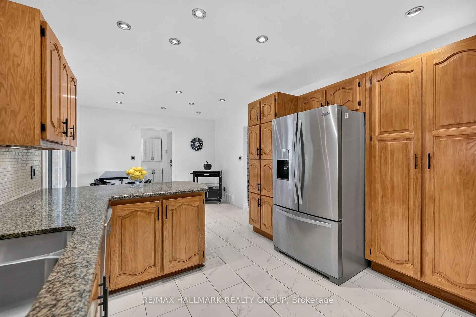 Photo 12 of 1064 Moffatt Drive, Ottawa, Cumberland Ridge — HOMEH