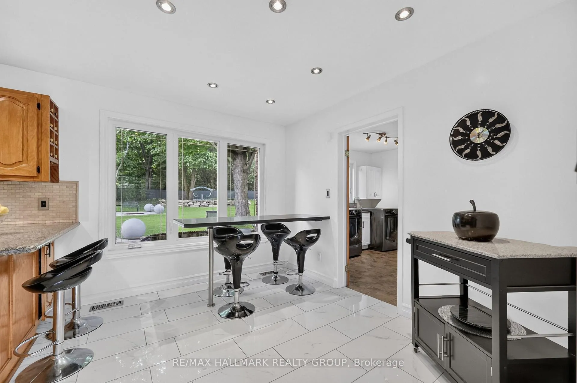 Photo 13 of 1064 Moffatt Drive, Ottawa, Cumberland Ridge — HOMEH